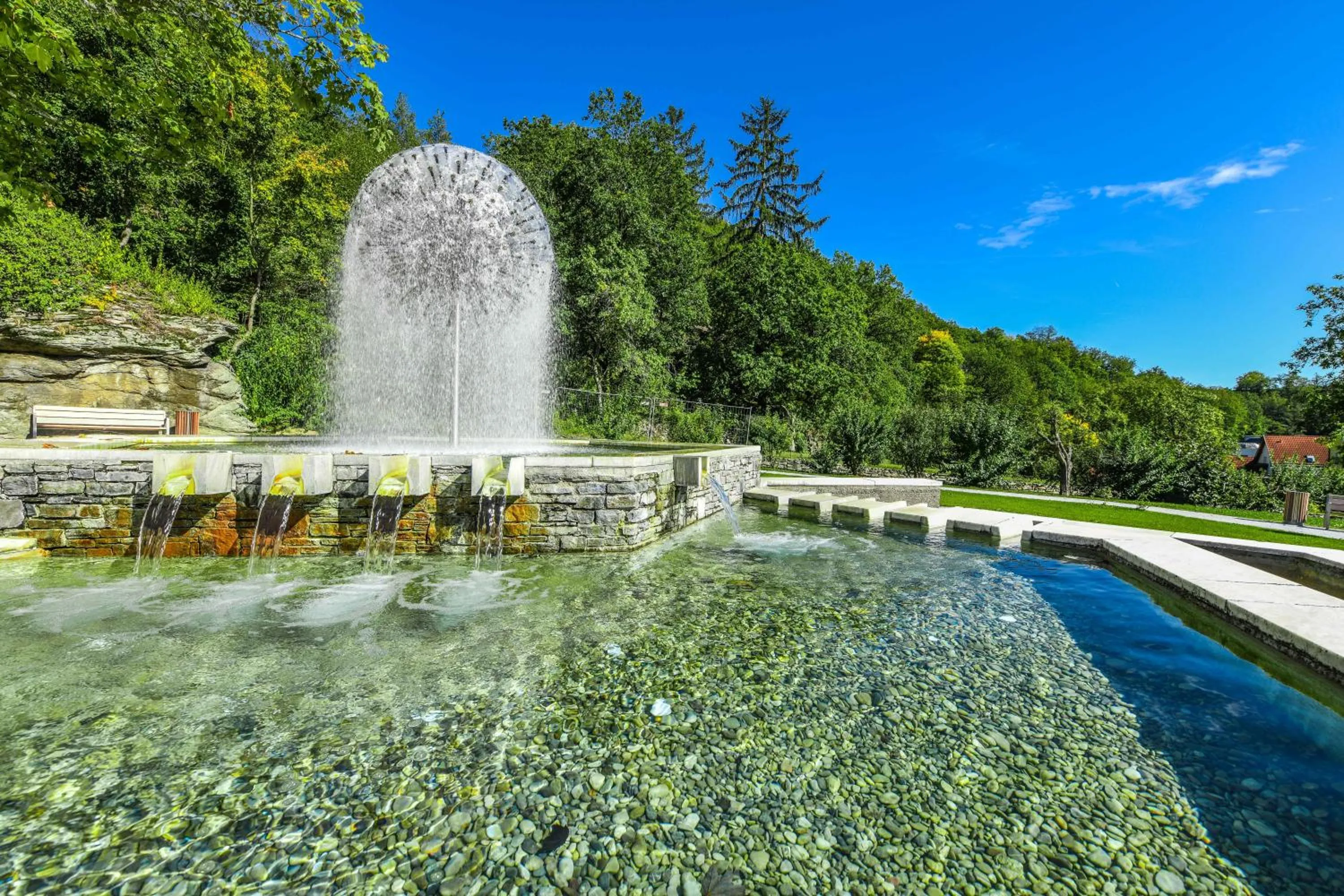 Garden in Nuhr Medical - Hotel & Restaurant - ab 2 Nächtigungen von 13 Feb - 15 Feb 2026 kostenlose Zimmer Dekoration & eine Flasche Sekt für den Valentinstag - Champagner & Kaviar Abend am 14 Feb 2026 um 18 Uhr