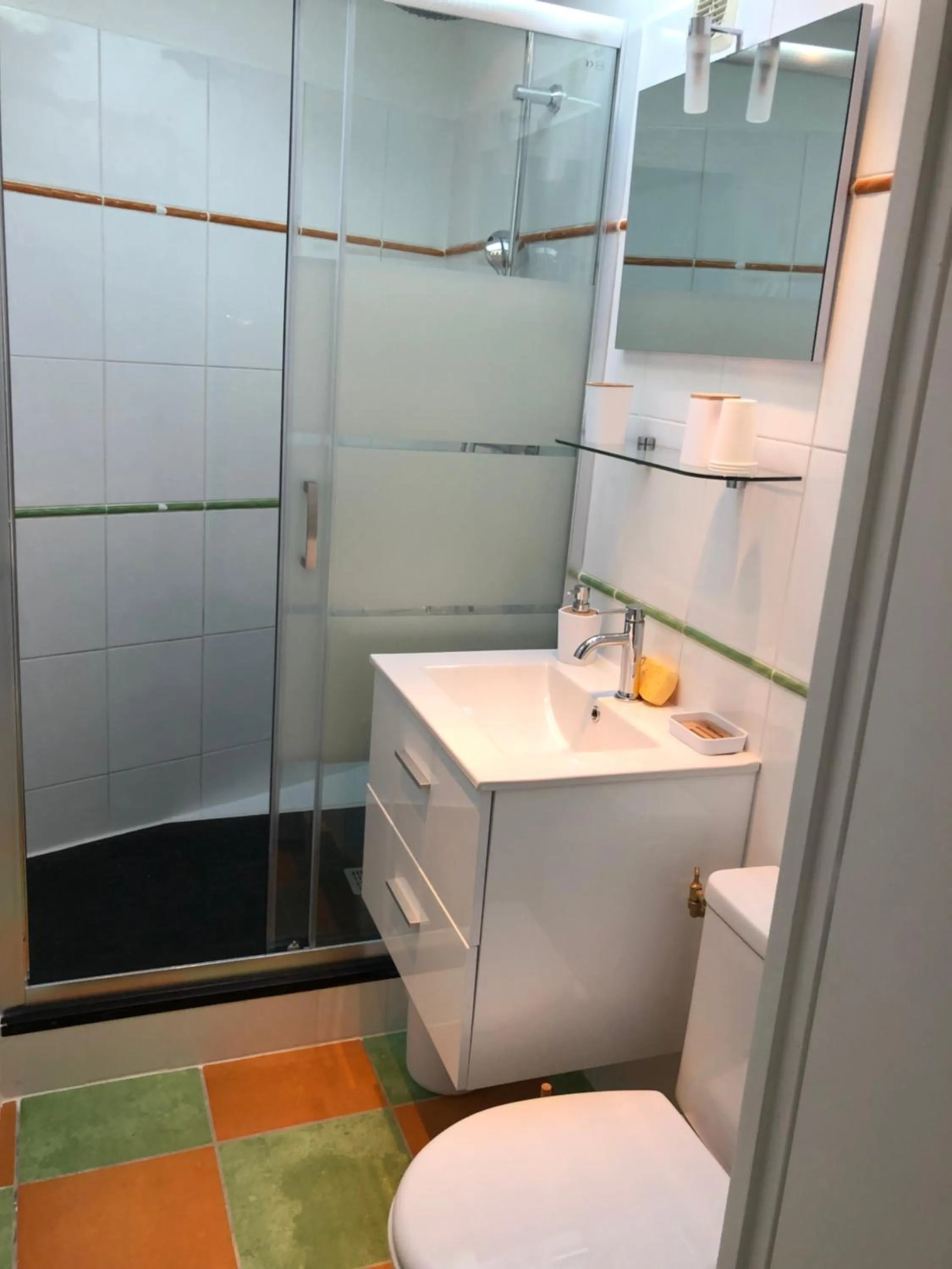 Shower, Bathroom in Gites le Rucher de Kerillis