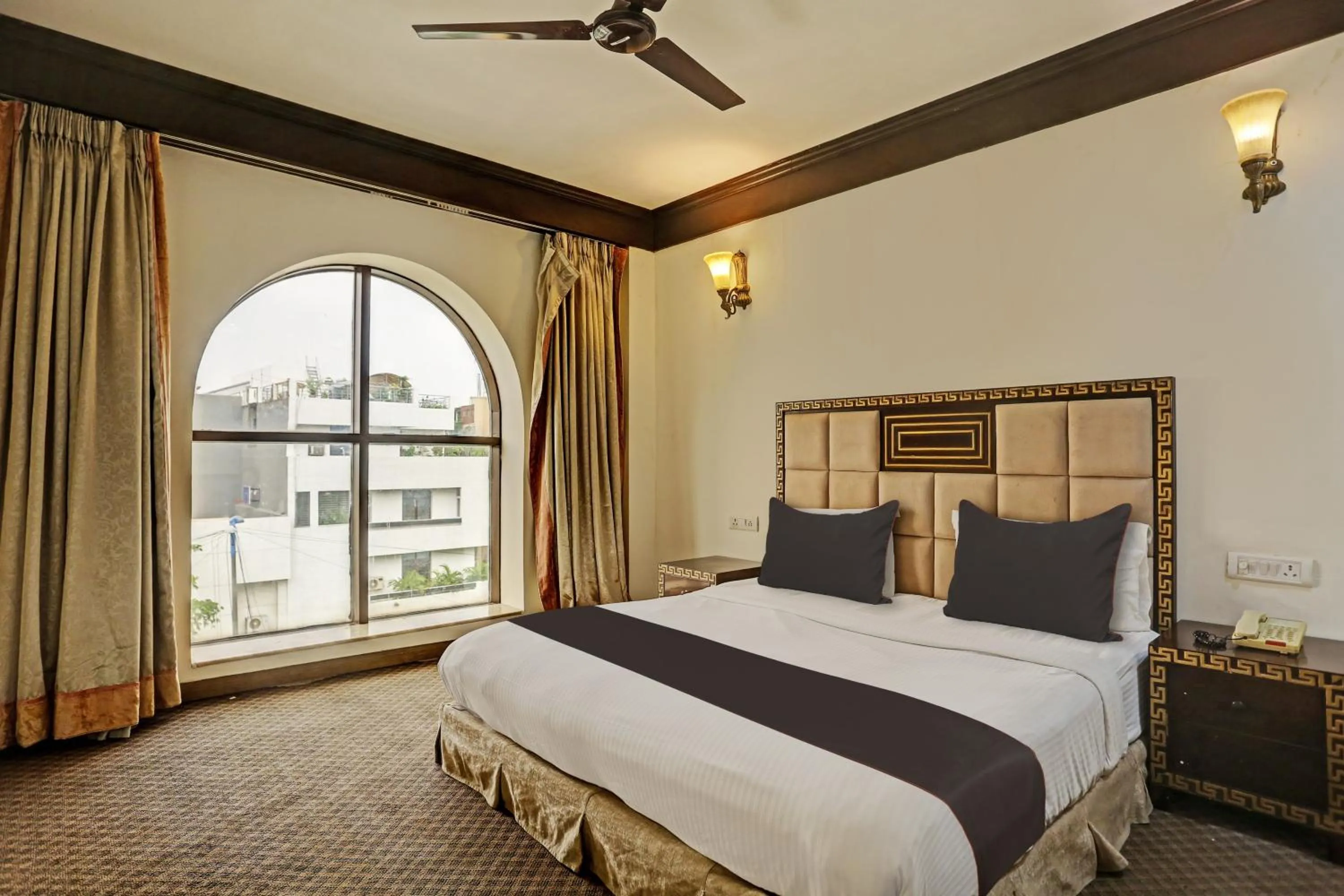 Bedroom, Bed in Townhouse The Royce New Friends Colony