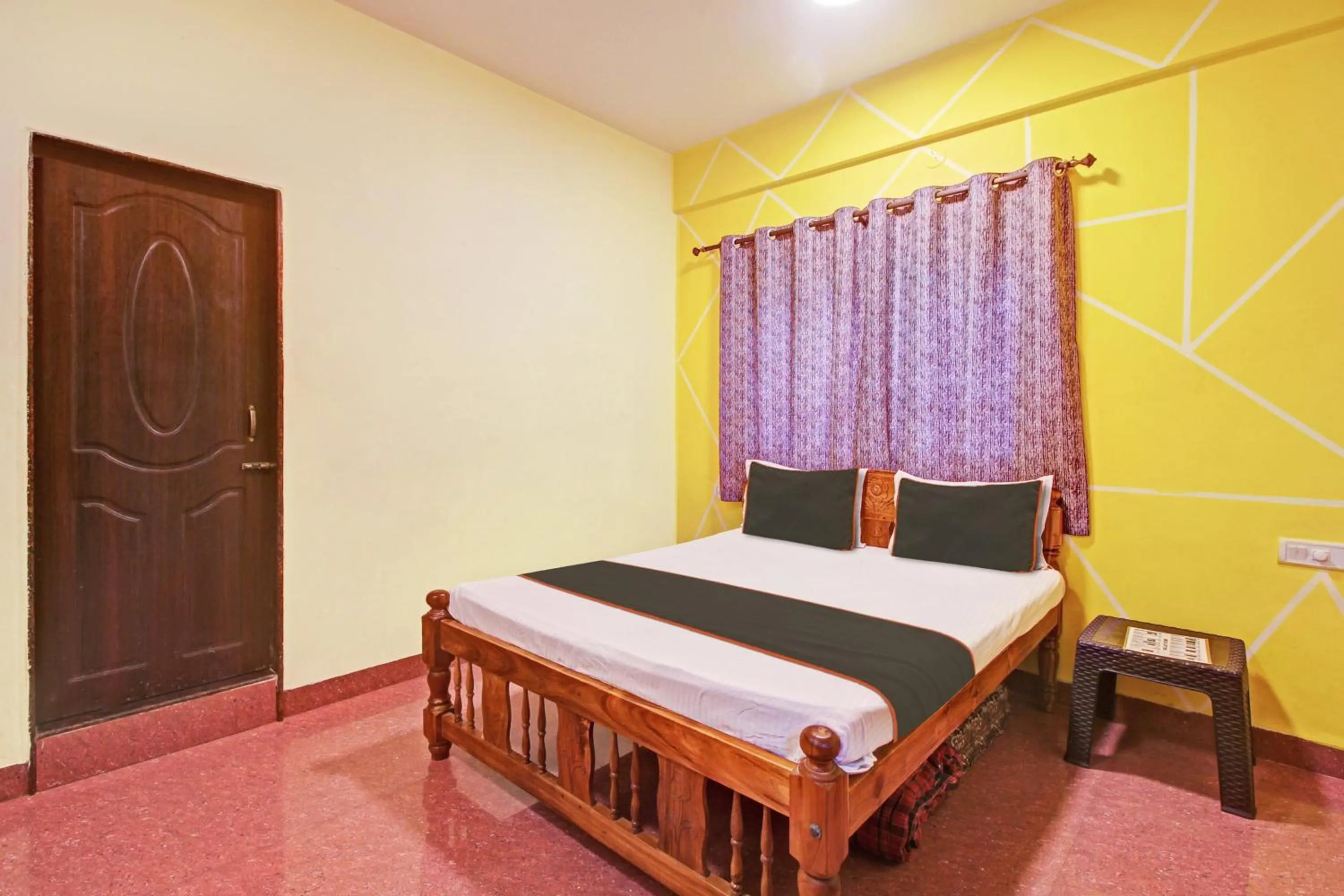 Bathroom, Bed in Hotel O Ferns Guest House