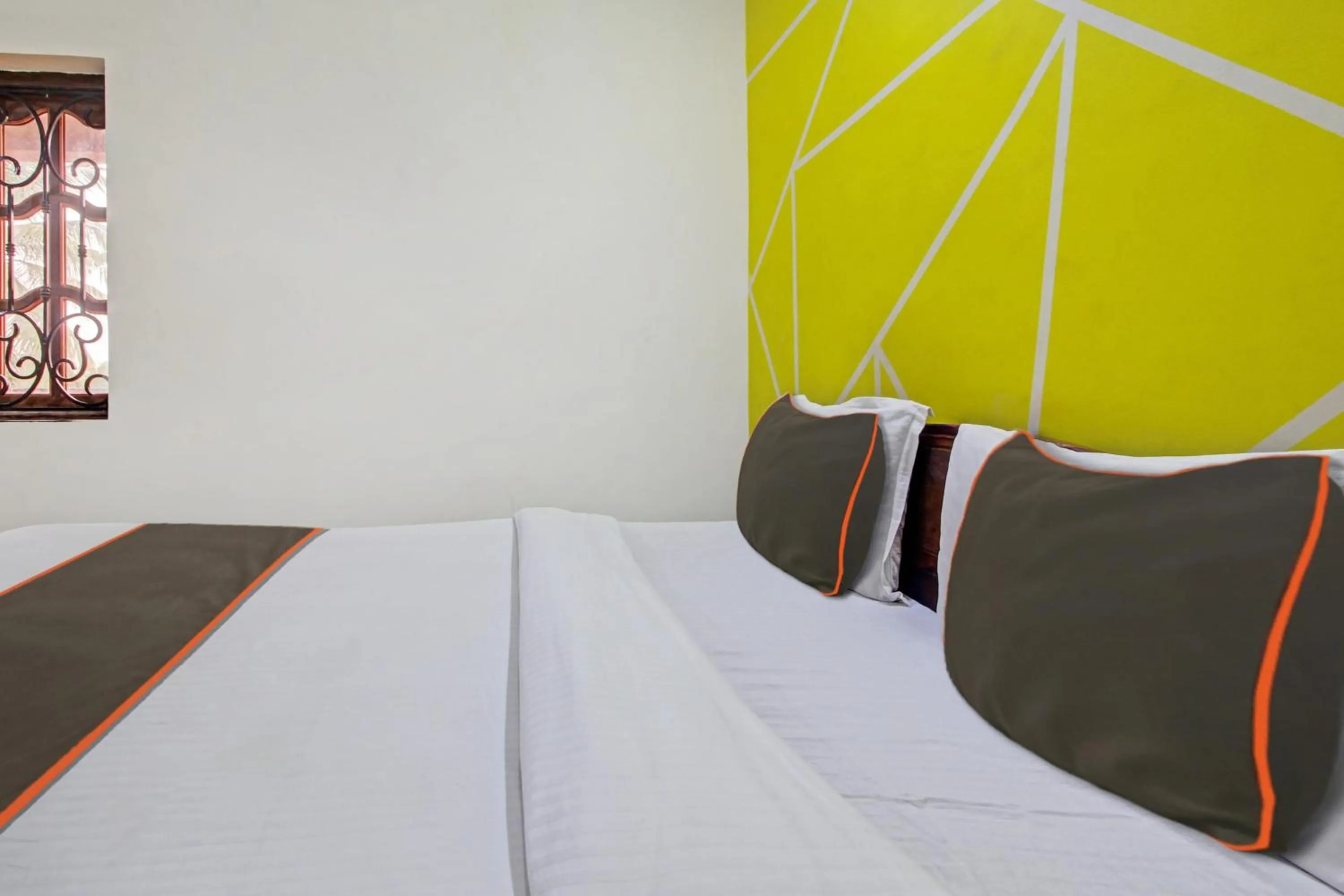 Bedroom, Bed in Hotel O Ferns Guest House