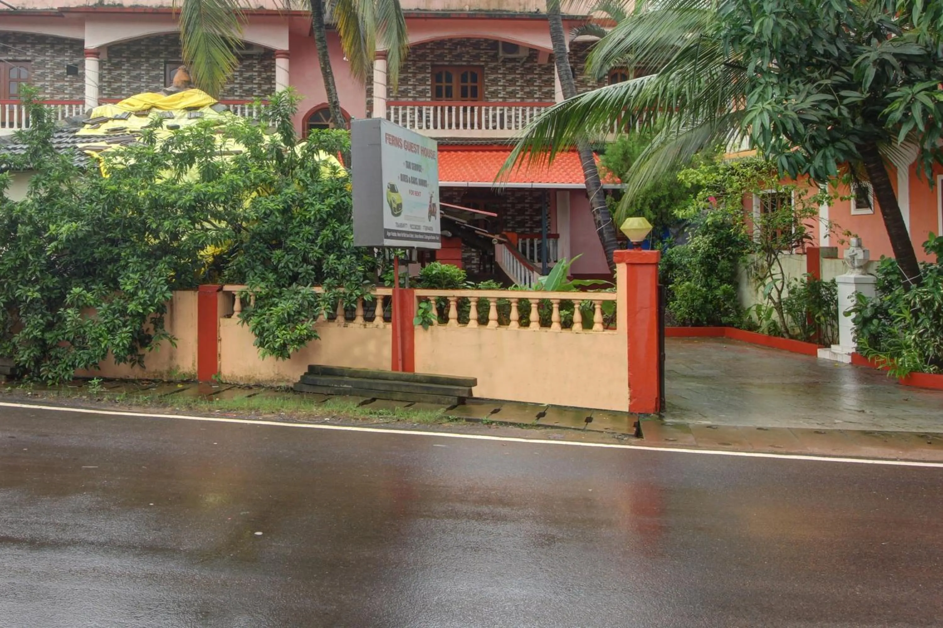 Facade/entrance in Hotel O Ferns Guest House