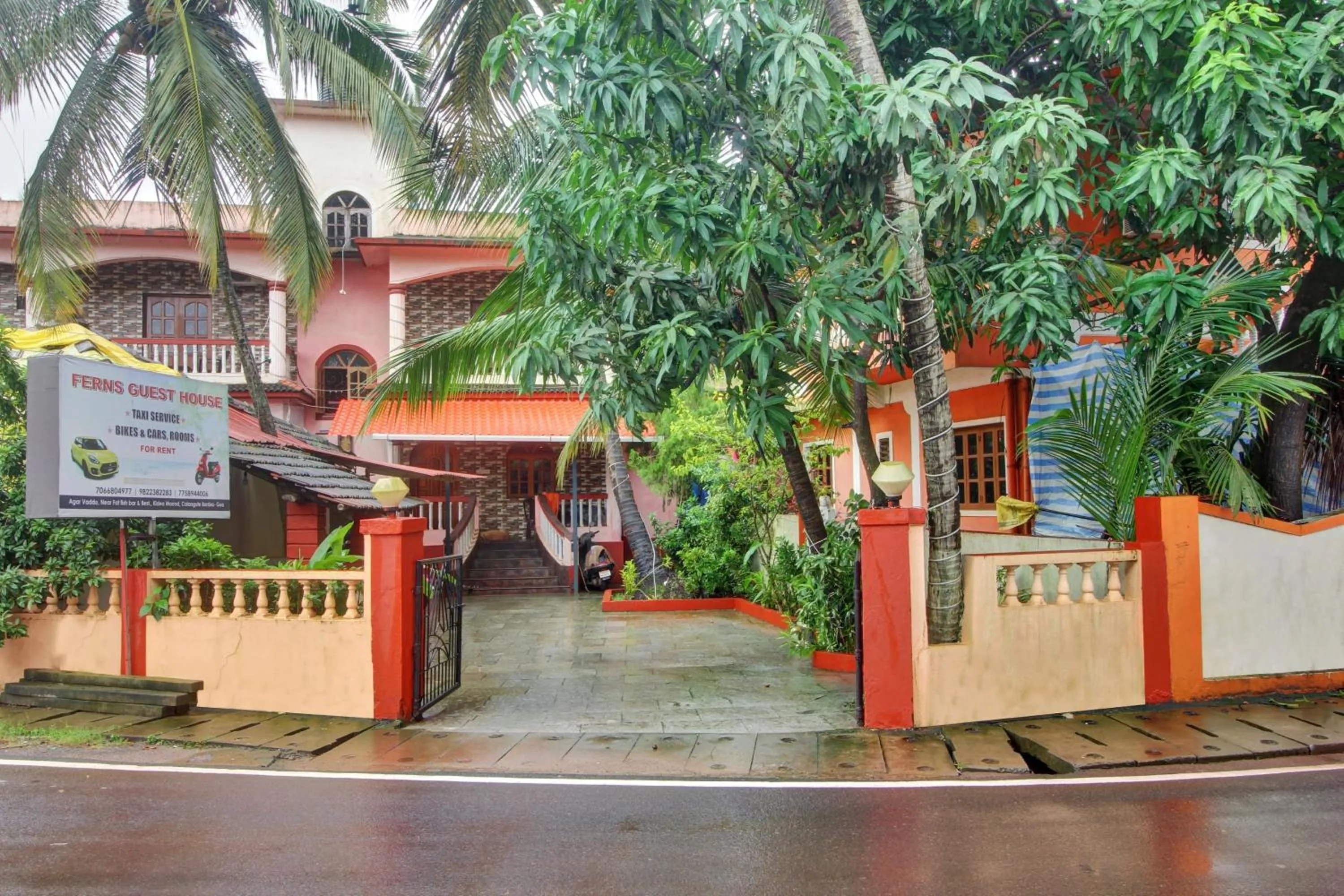 Facade/entrance in Hotel O Ferns Guest House