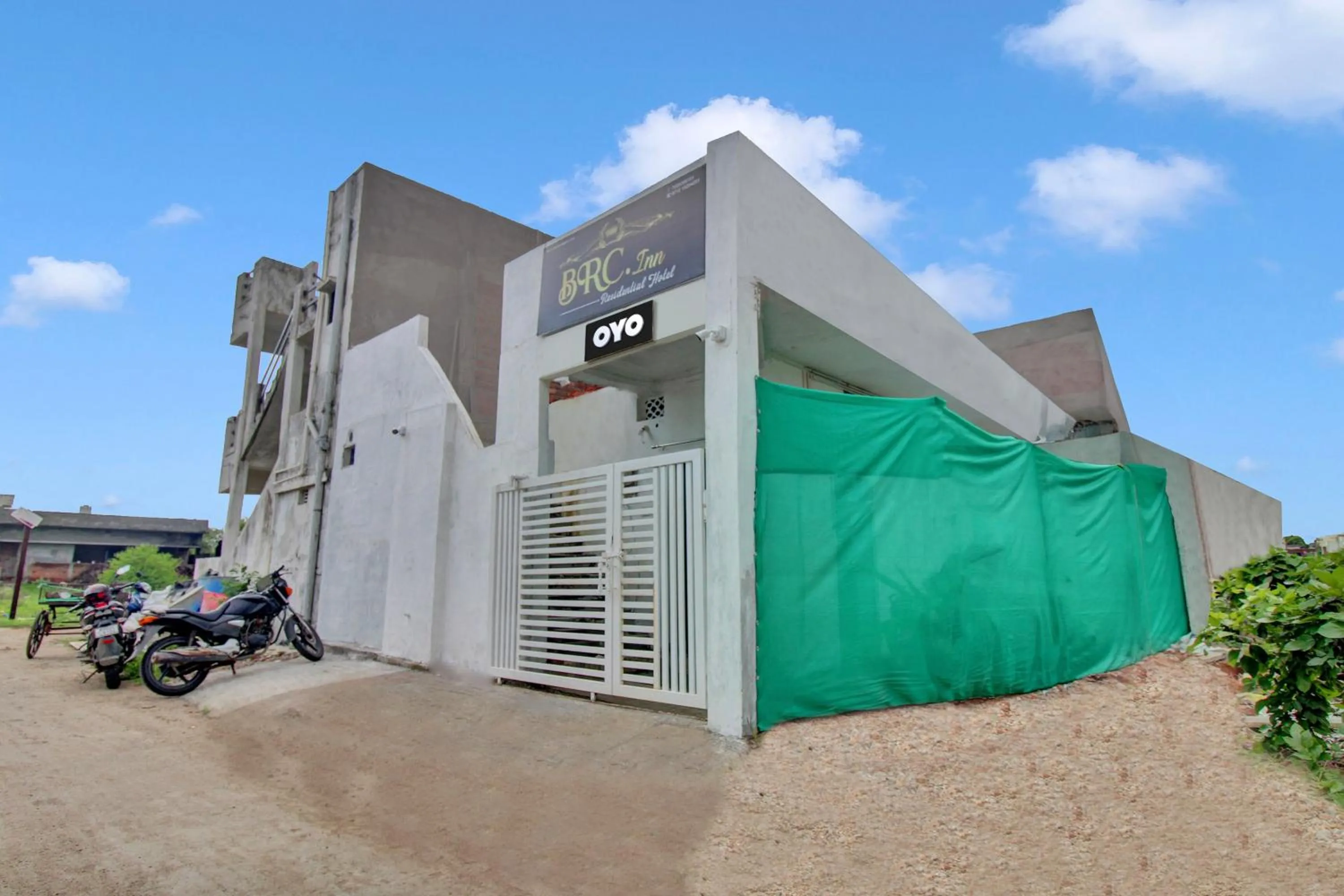 Facade/entrance in SPOT ON Hotel BRC Inn