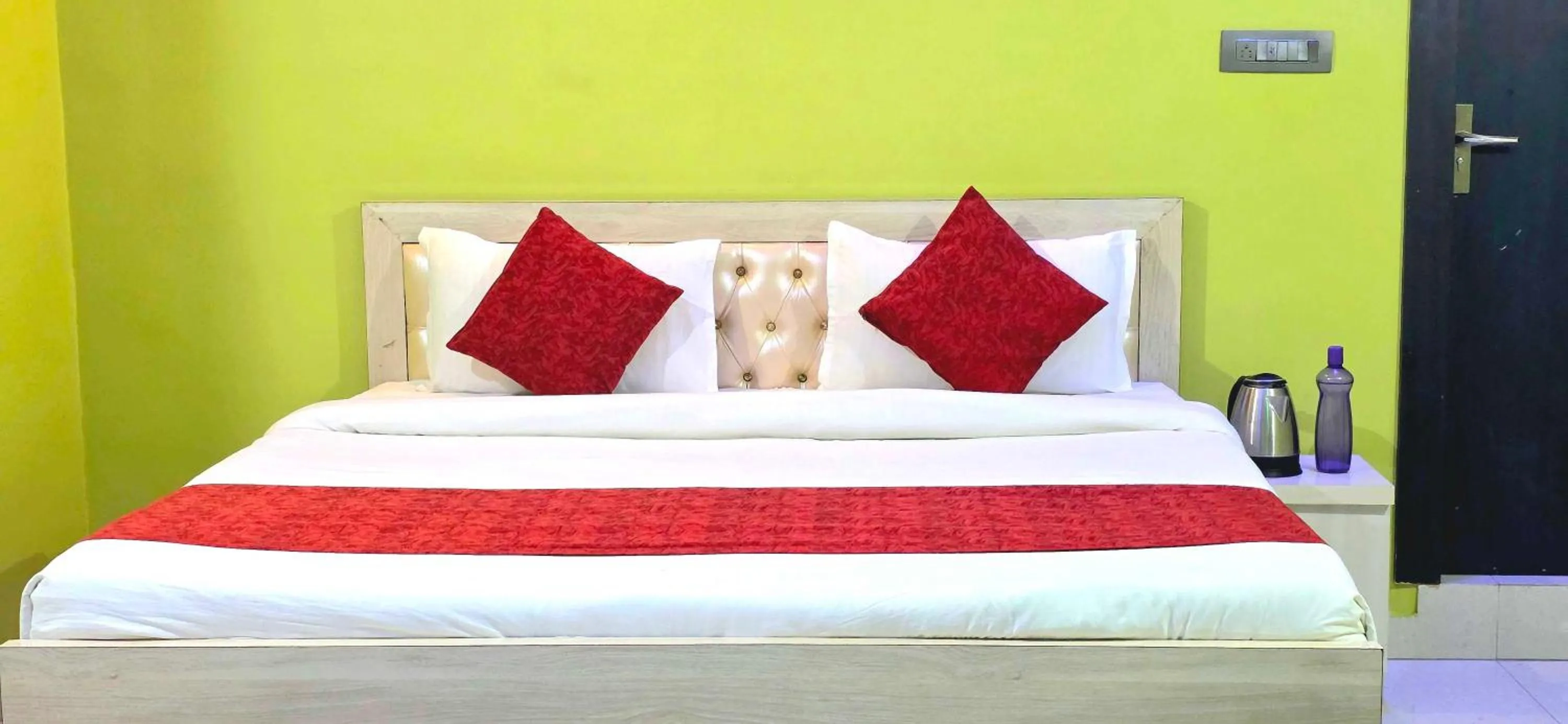 Bedroom in FabExpress JT Complex