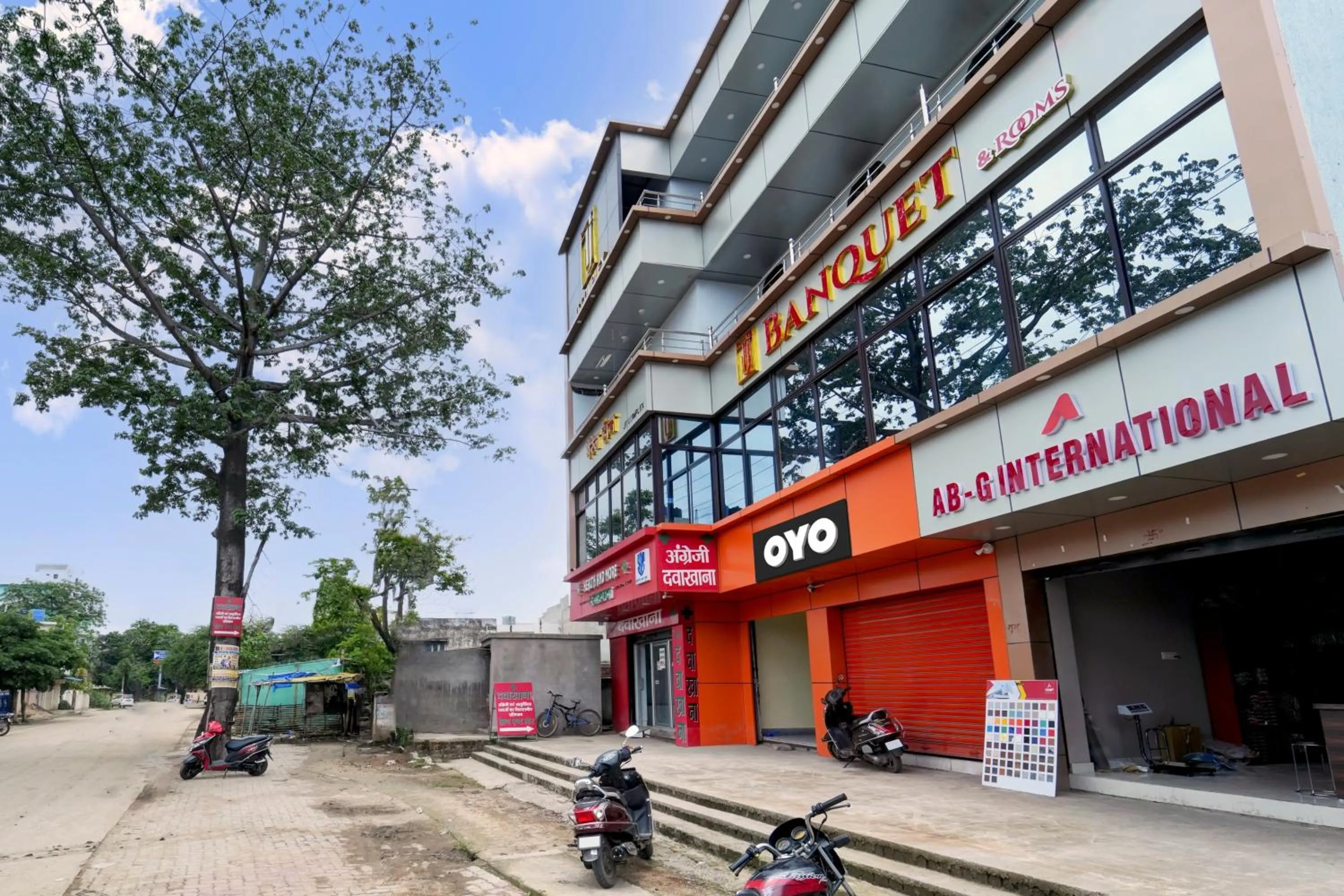 Facade/entrance in FabExpress JT Complex