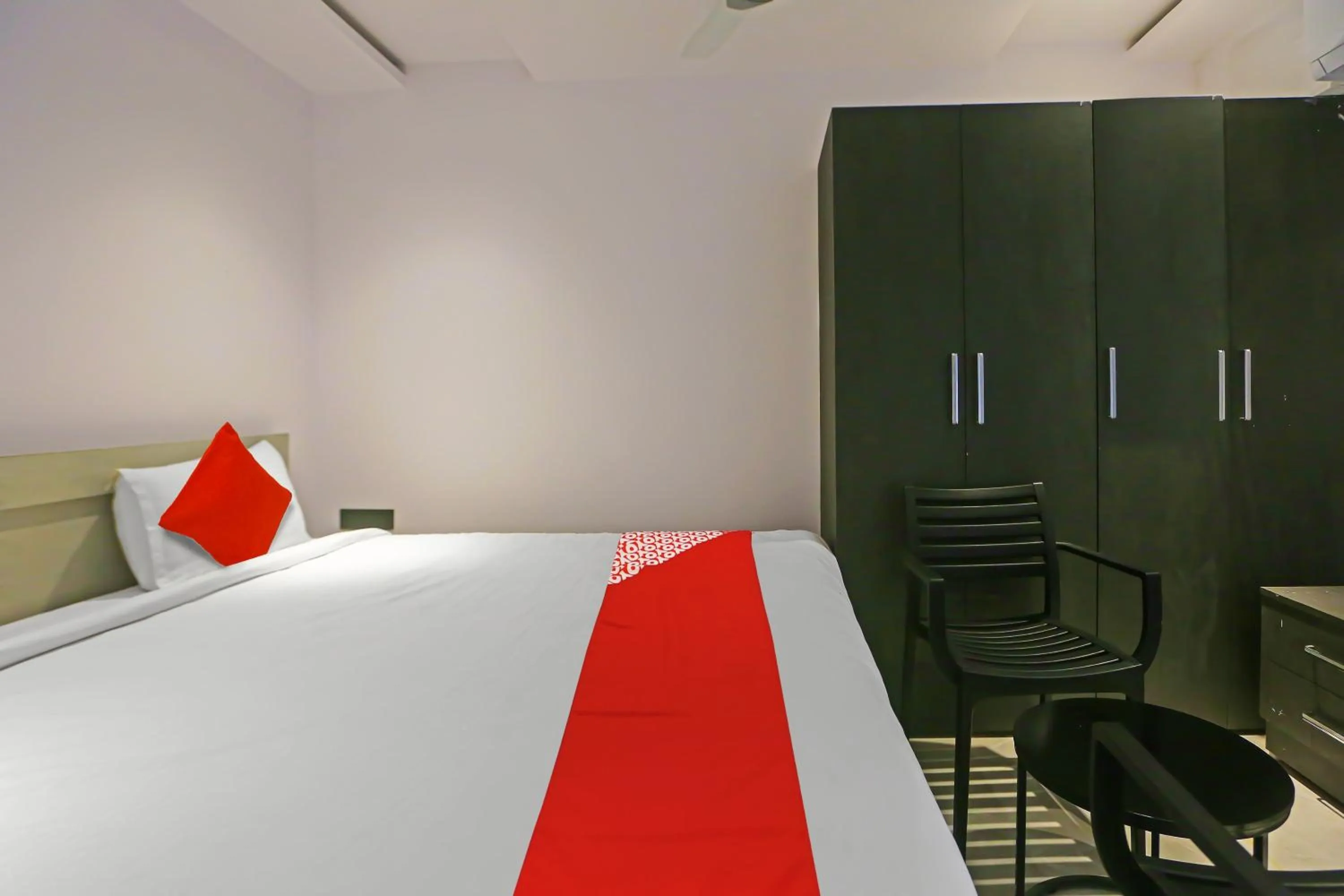 Bedroom, Bed in Super Hotel O Botcha Convection