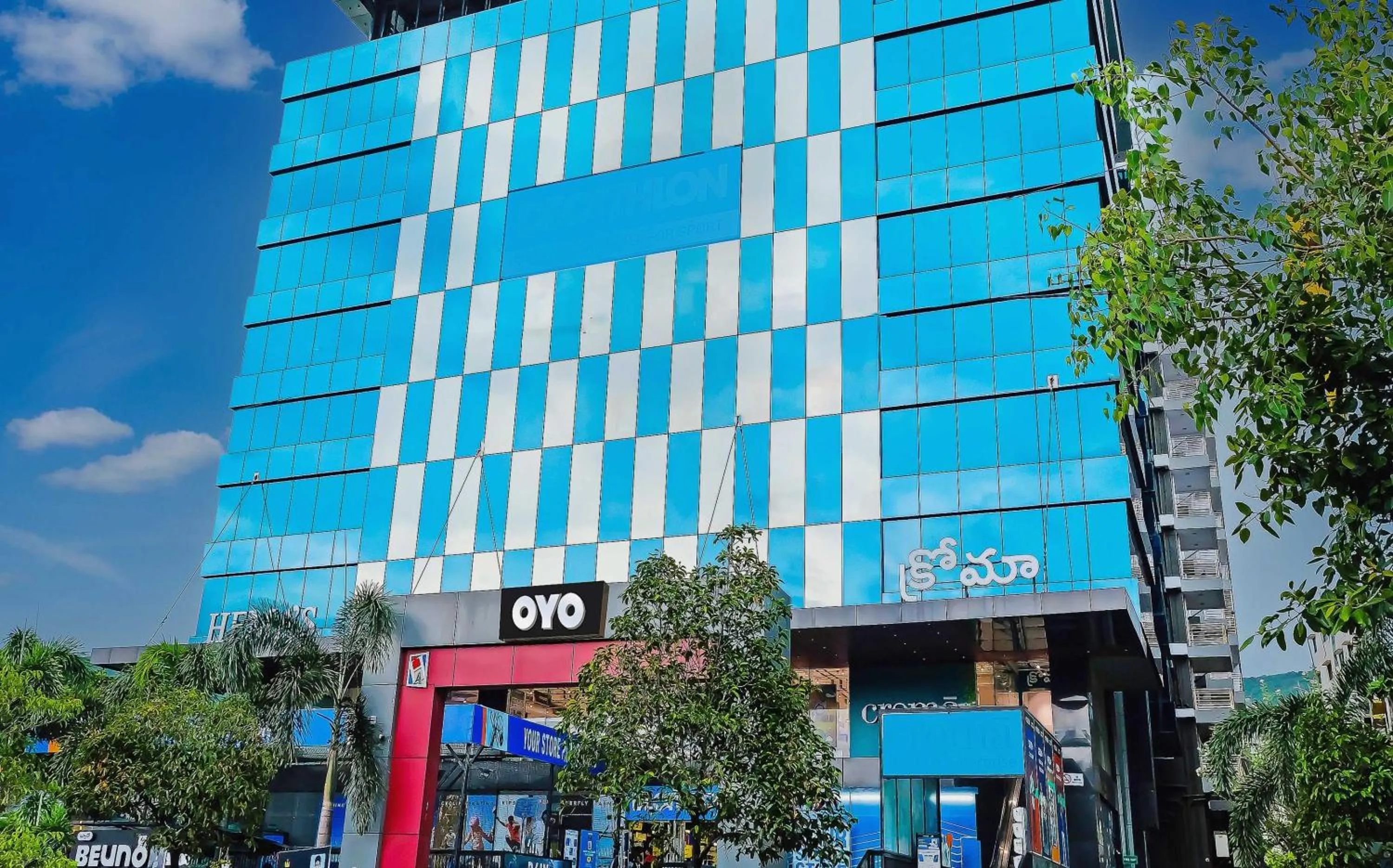 Facade/entrance in Super Hotel O Botcha Convection