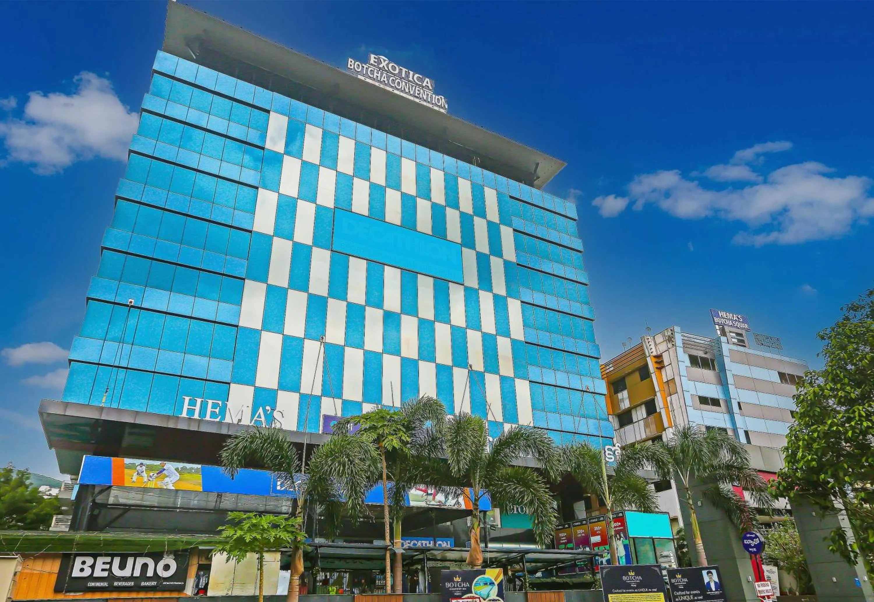 Facade/entrance in Super Hotel O Botcha Convection