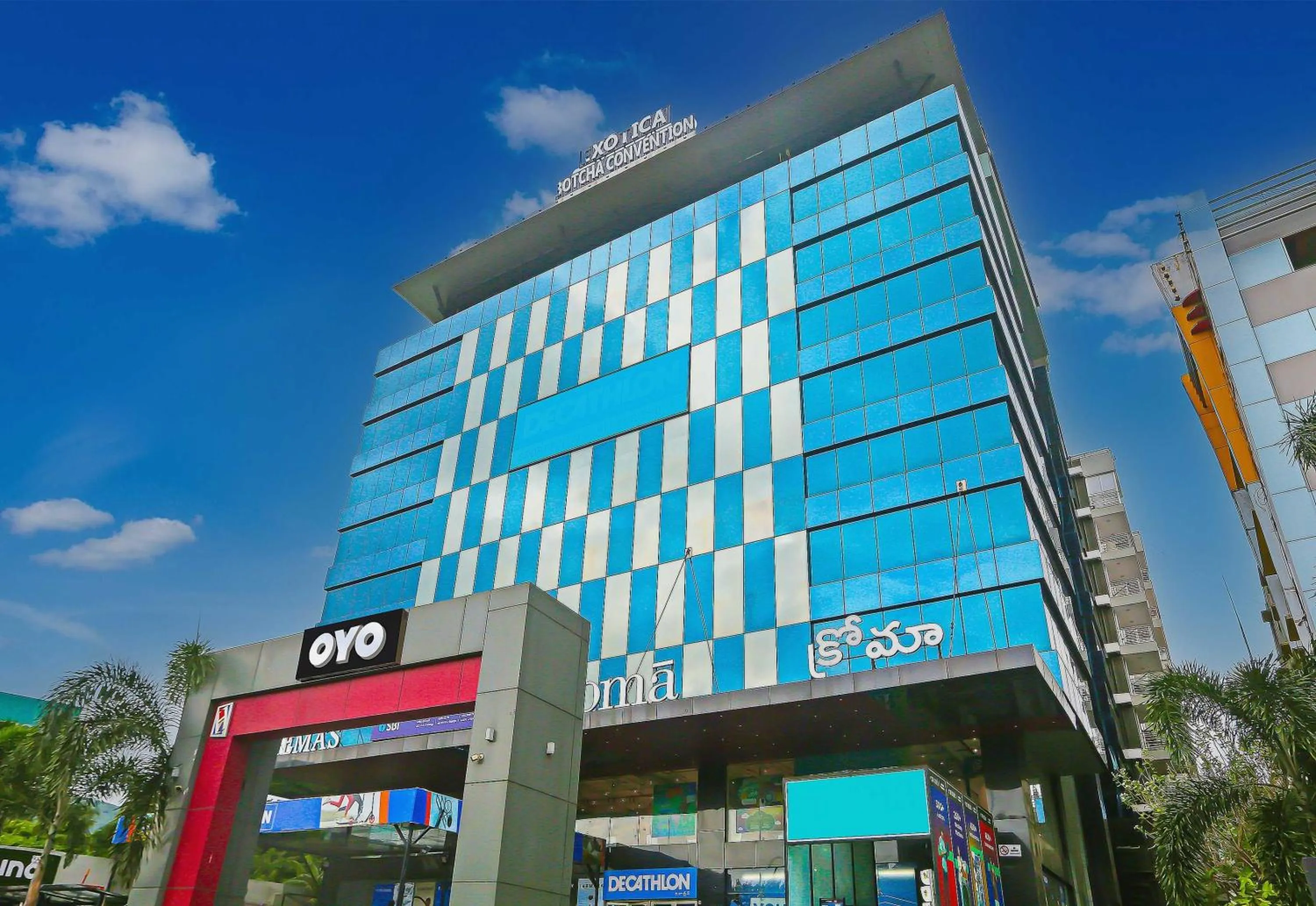 Facade/entrance in Super Hotel O Botcha Convection