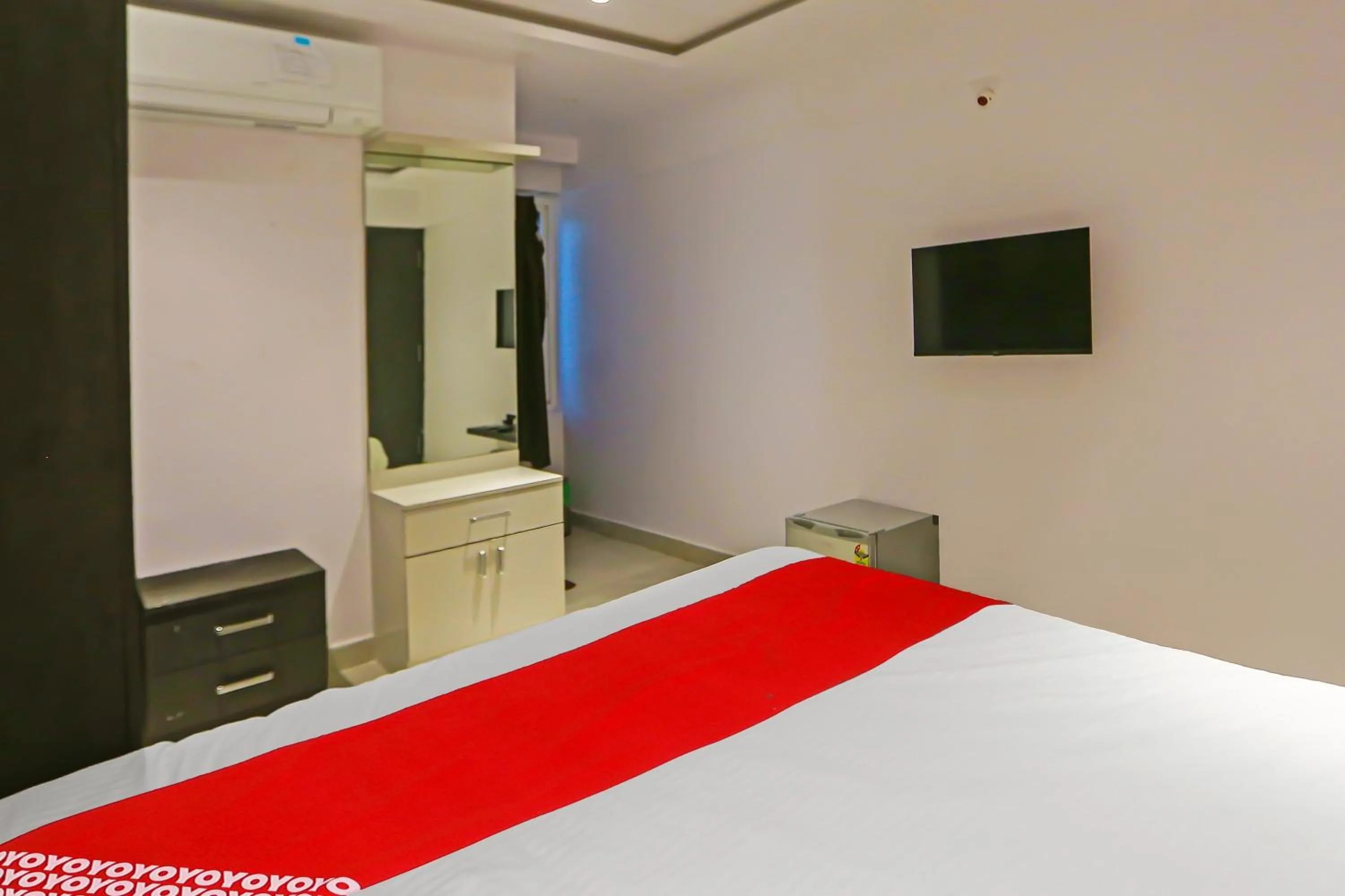 Bedroom, Bed in Super Hotel O Botcha Convection