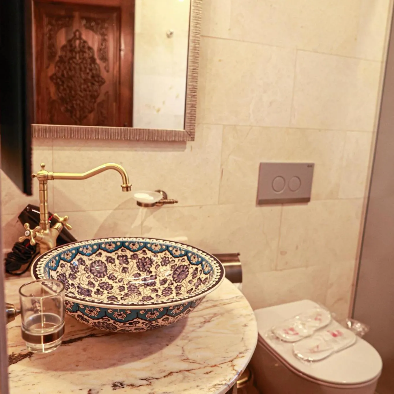 Bathroom in Peruna Cave