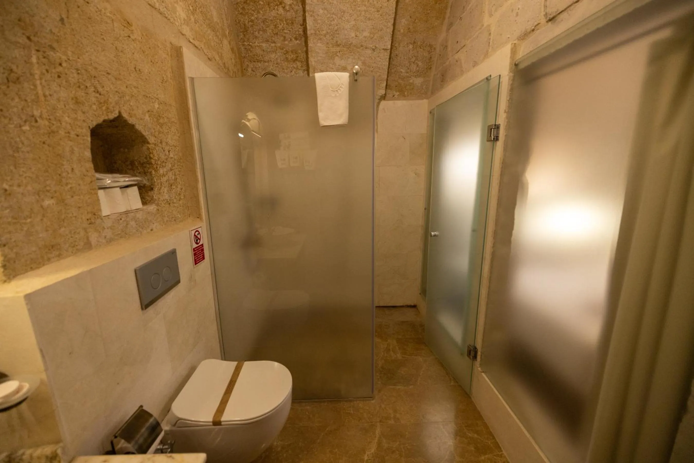 Bathroom in Peruna Cave