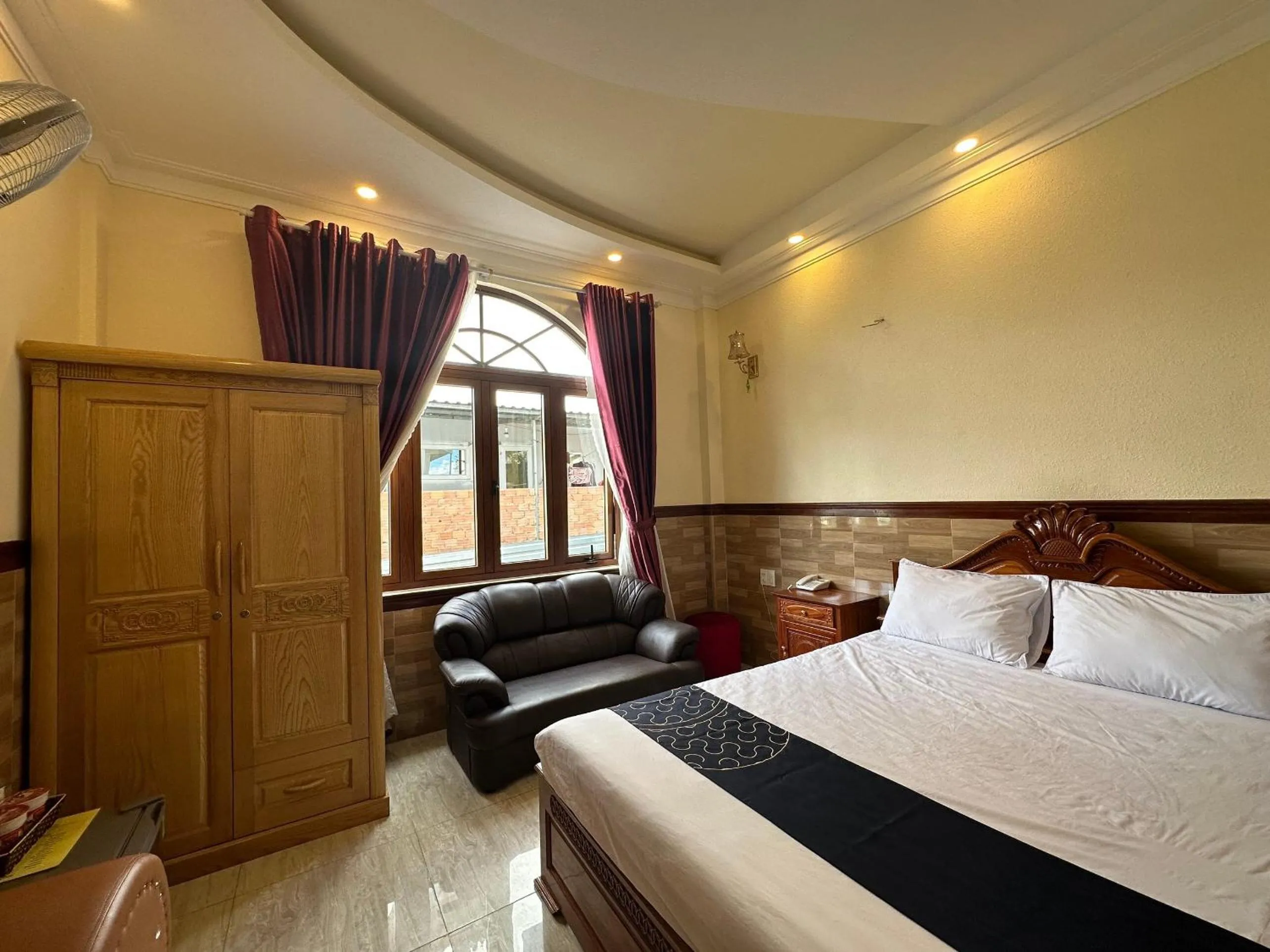 Bedroom, Bed in Capital O 1198 Dinh Loan Hotel