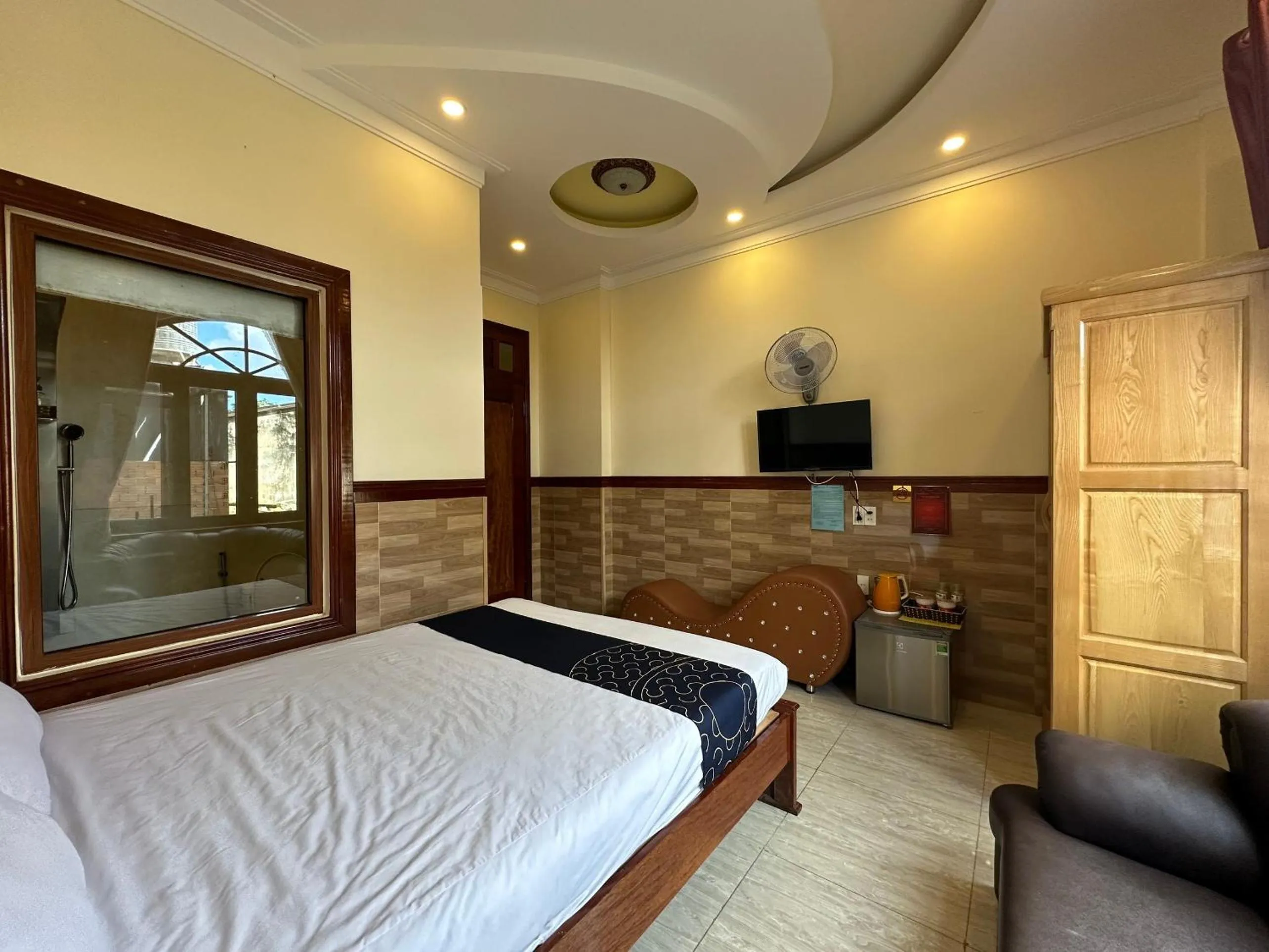 Bedroom, Bed in Capital O 1198 Dinh Loan Hotel