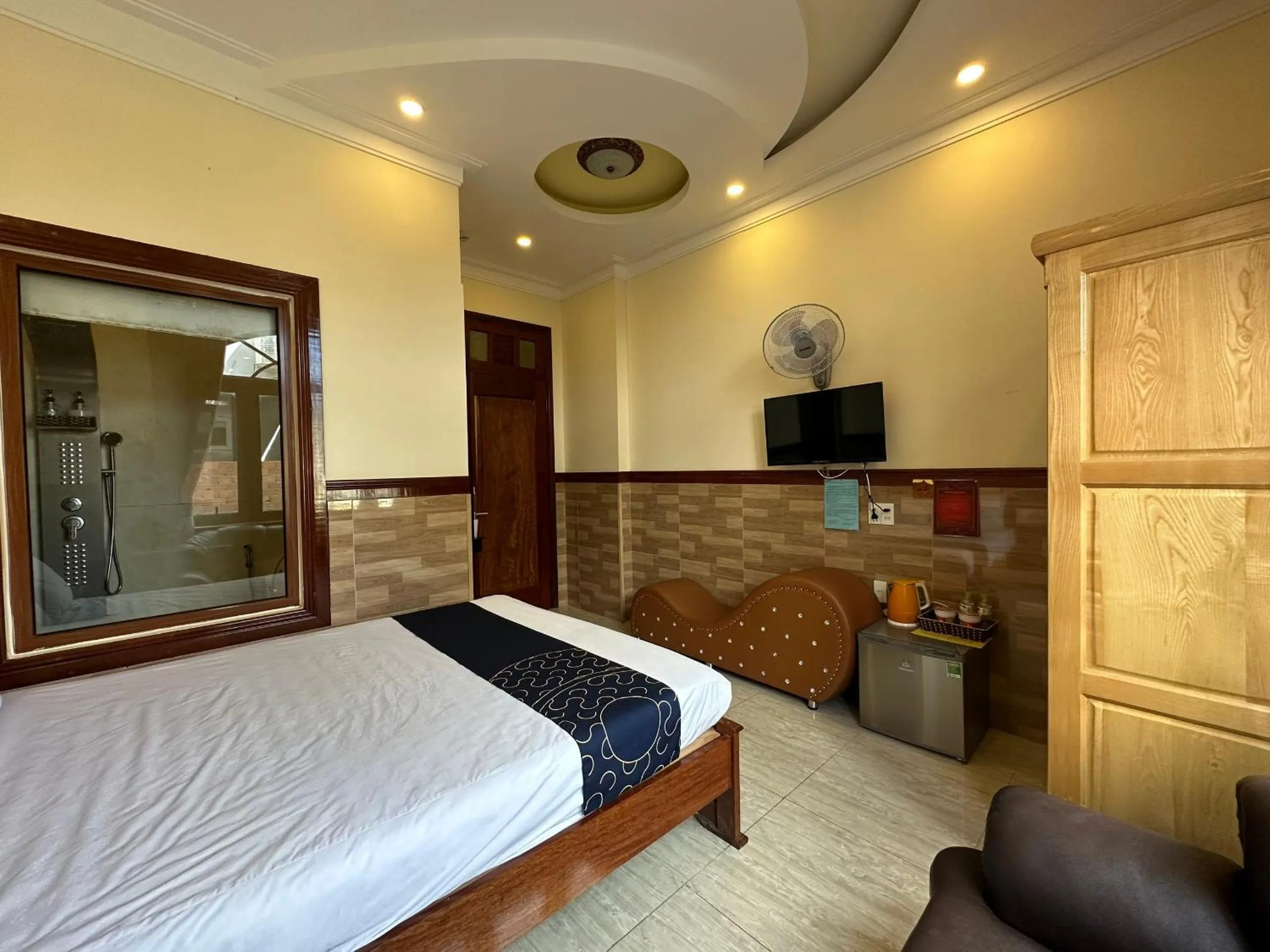 Bedroom, Bed in Capital O 1198 Dinh Loan Hotel