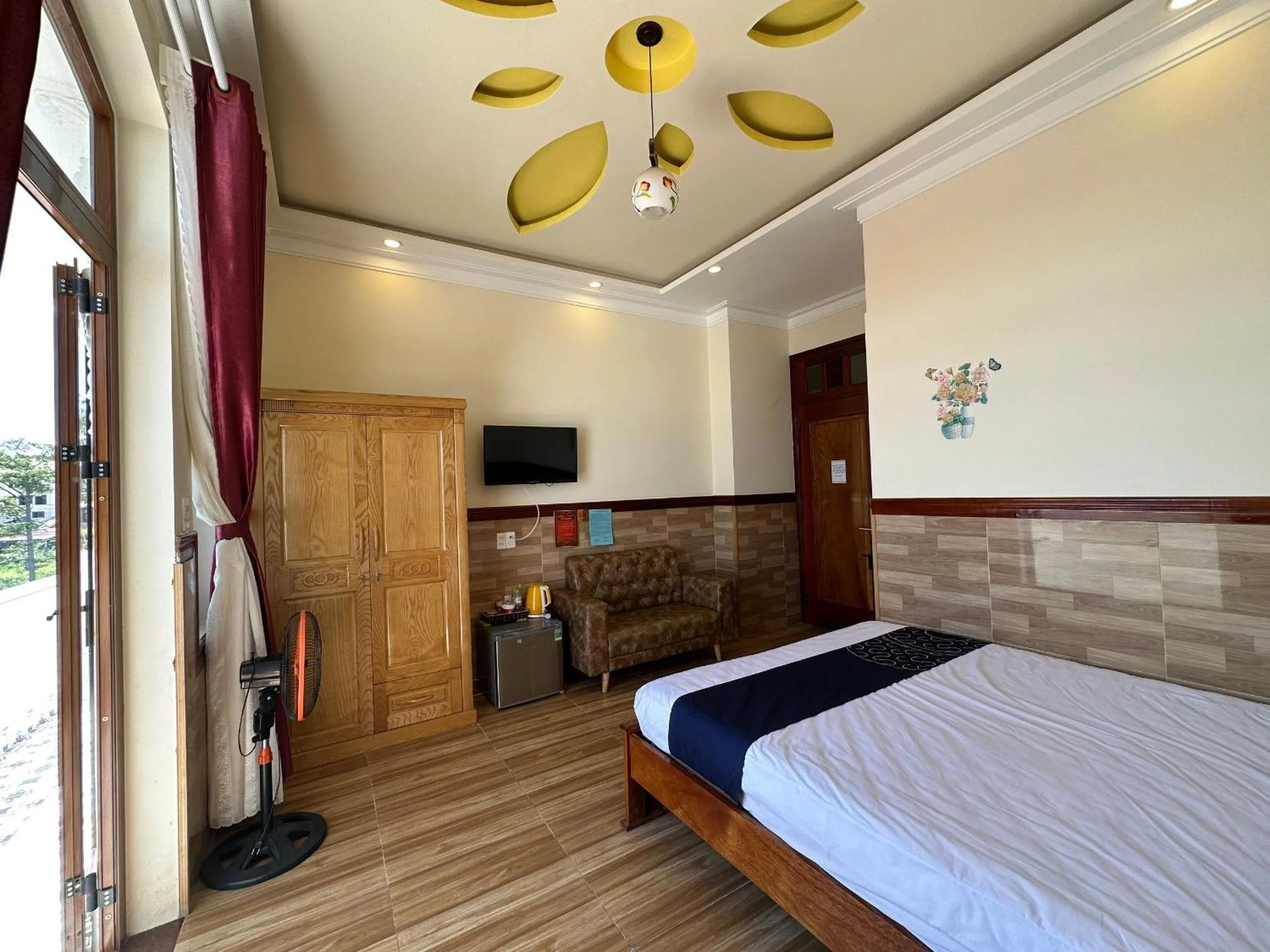 Bedroom, Bed in Capital O 1198 Dinh Loan Hotel