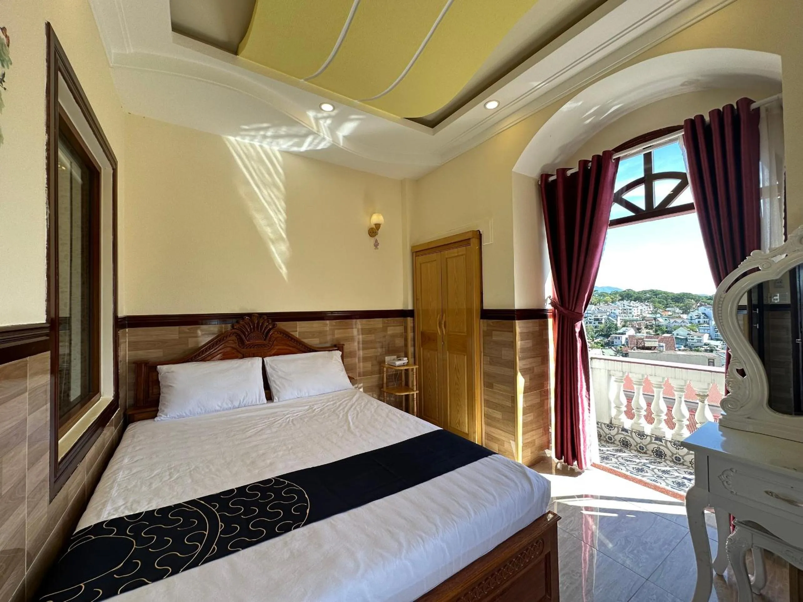 Bedroom, Bed in Capital O 1198 Dinh Loan Hotel