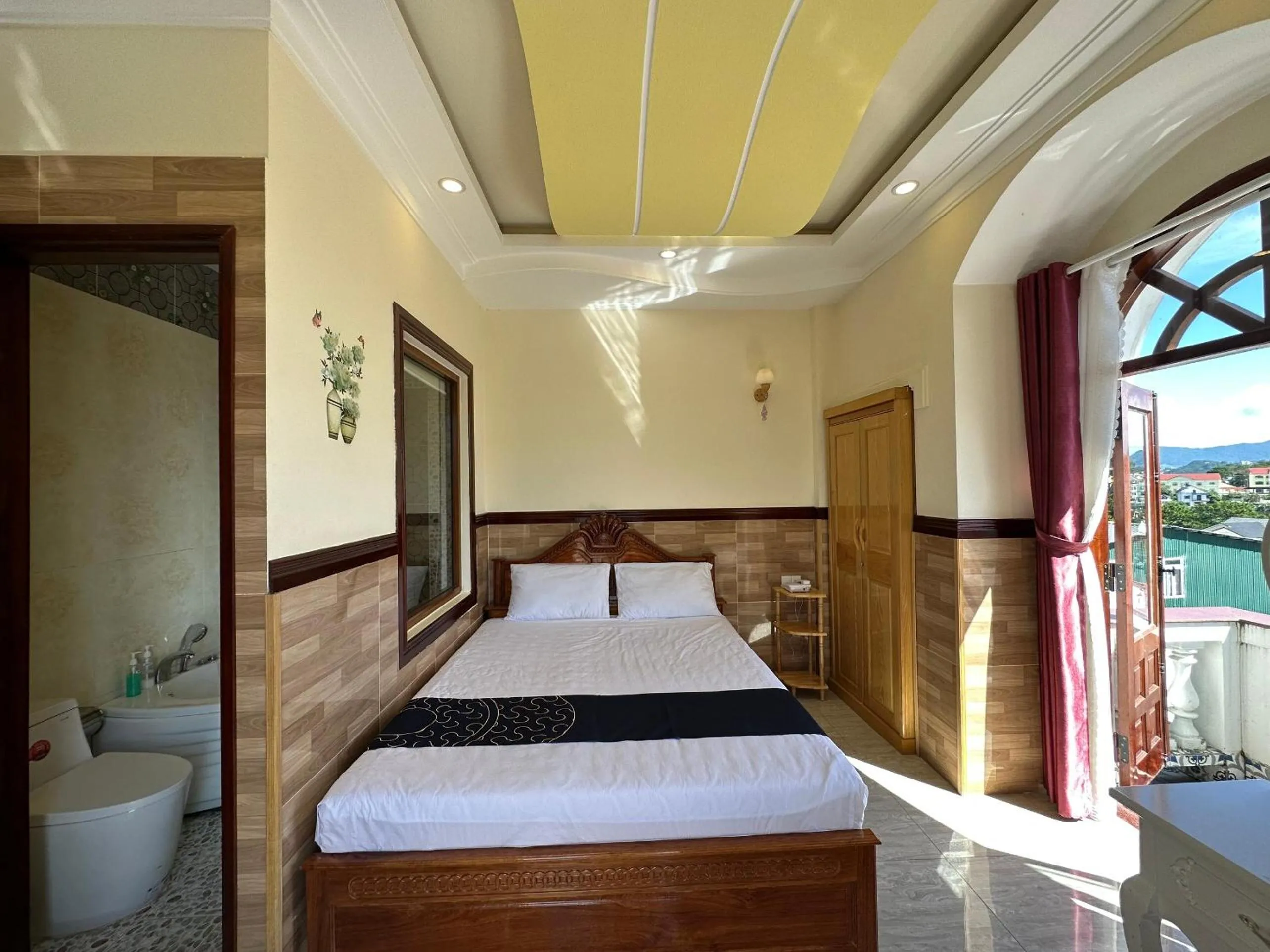 Bedroom, Bed in Capital O 1198 Dinh Loan Hotel