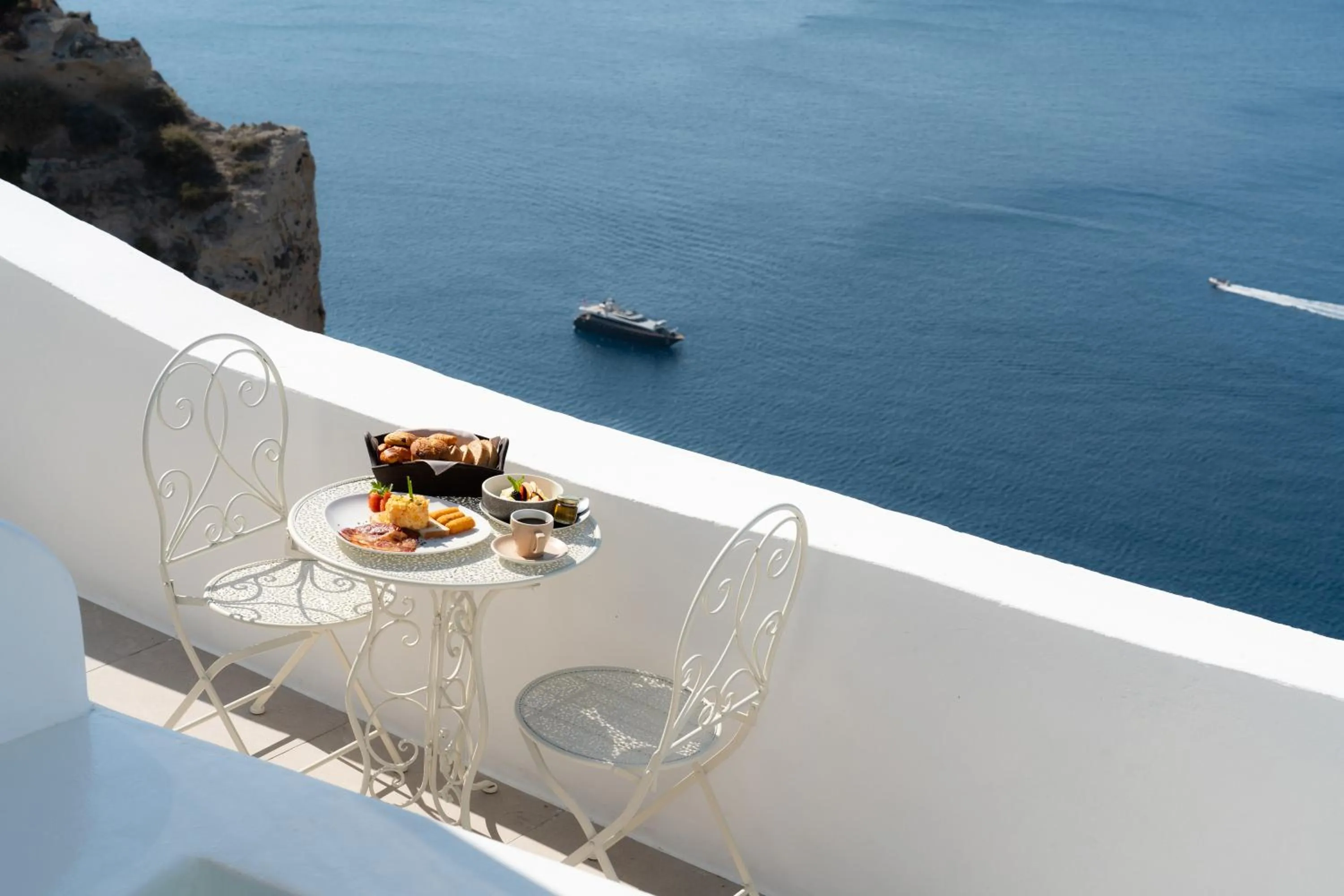 Natural landscape in Bligos Villas