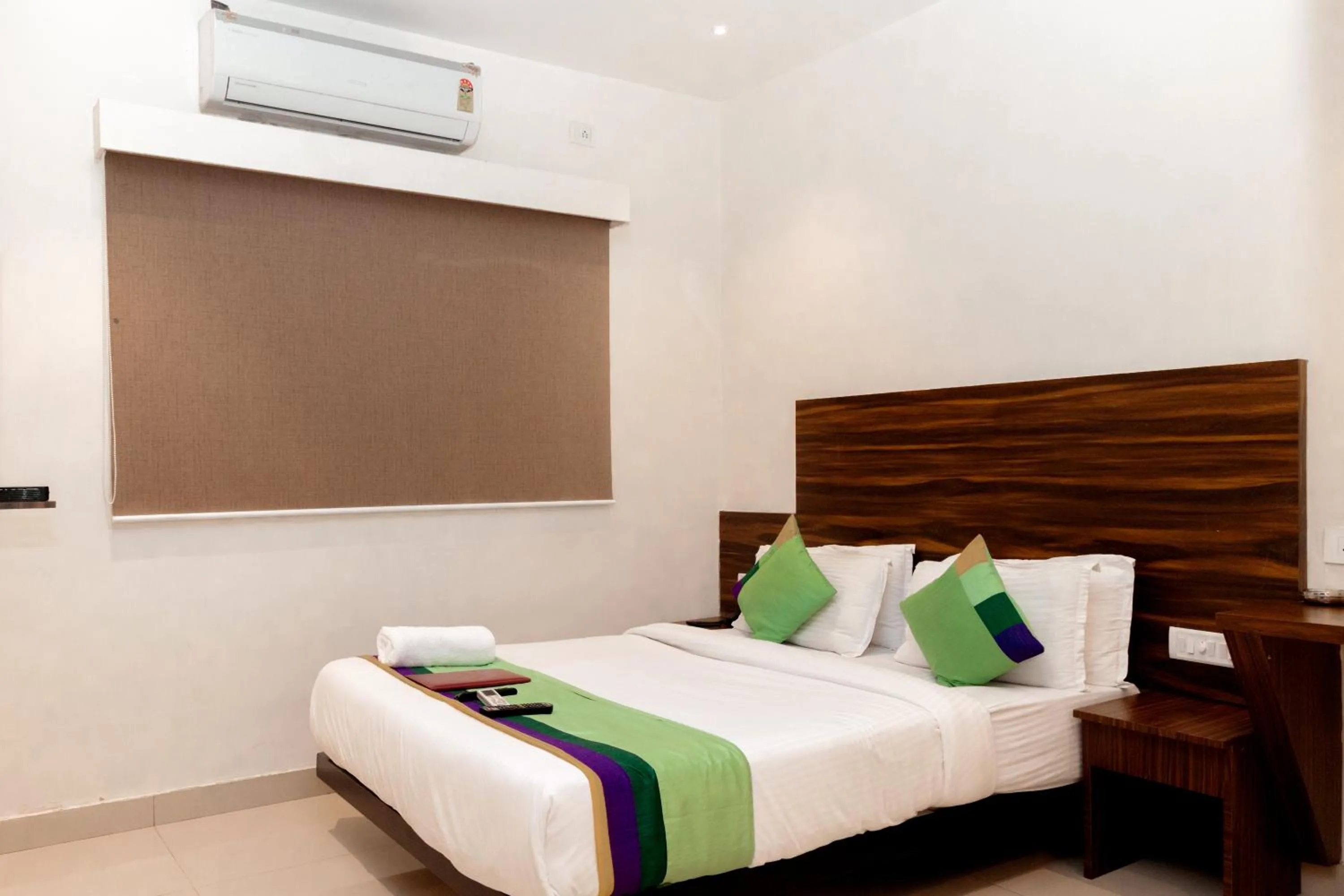 Bedroom in HOTEL GOLDEN TULIPZ