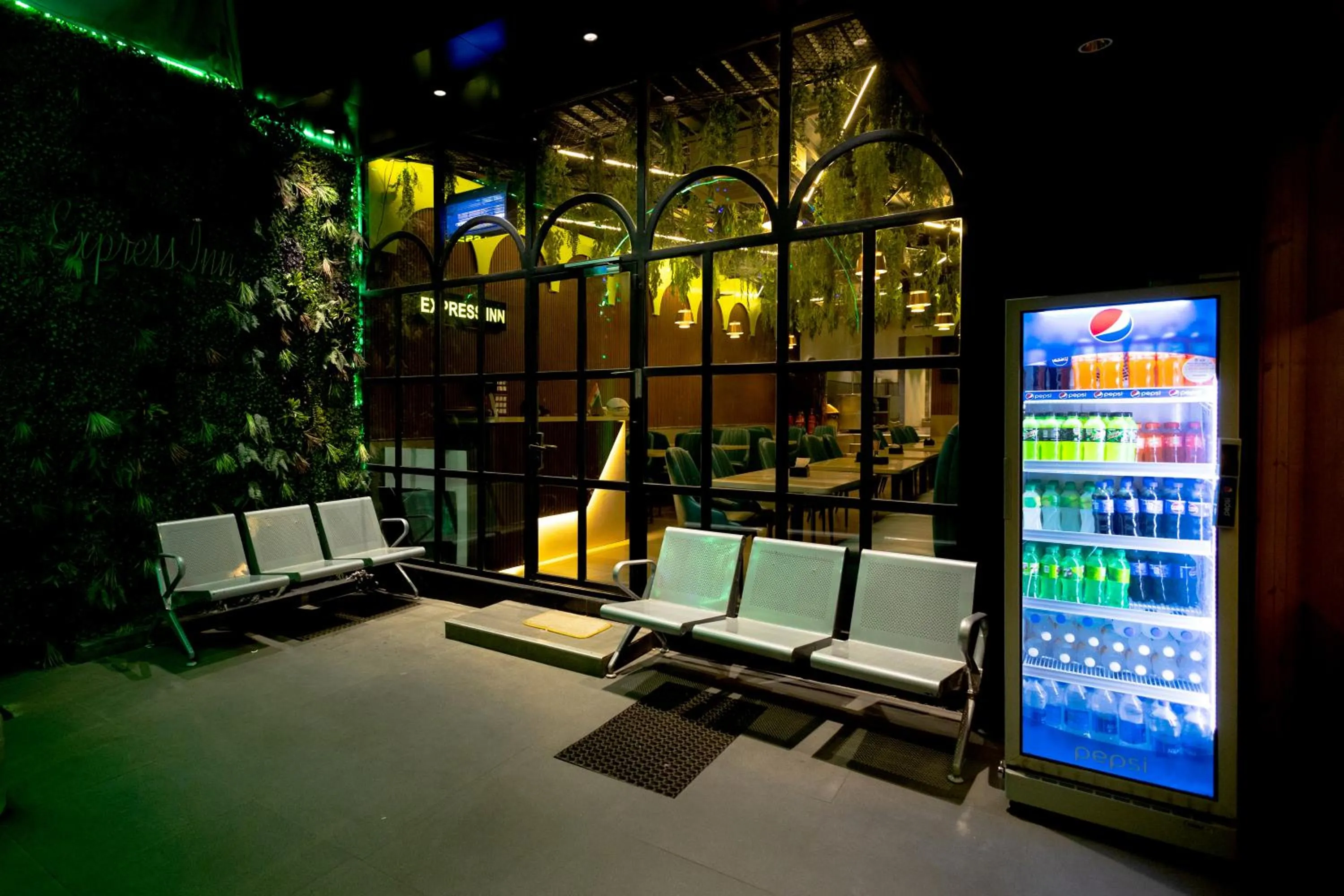 Facade/entrance in HOTEL GOLDEN TULIPZ