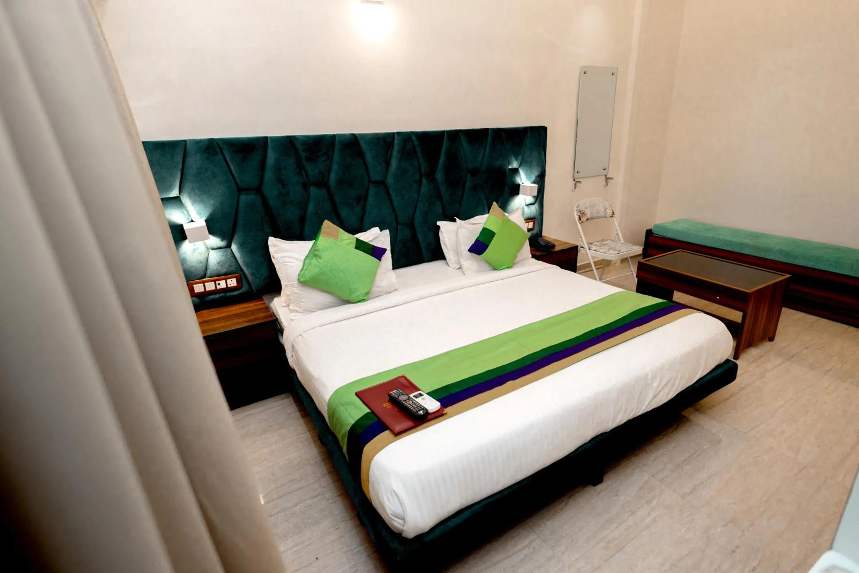 Bed in HOTEL GOLDEN TULIPZ