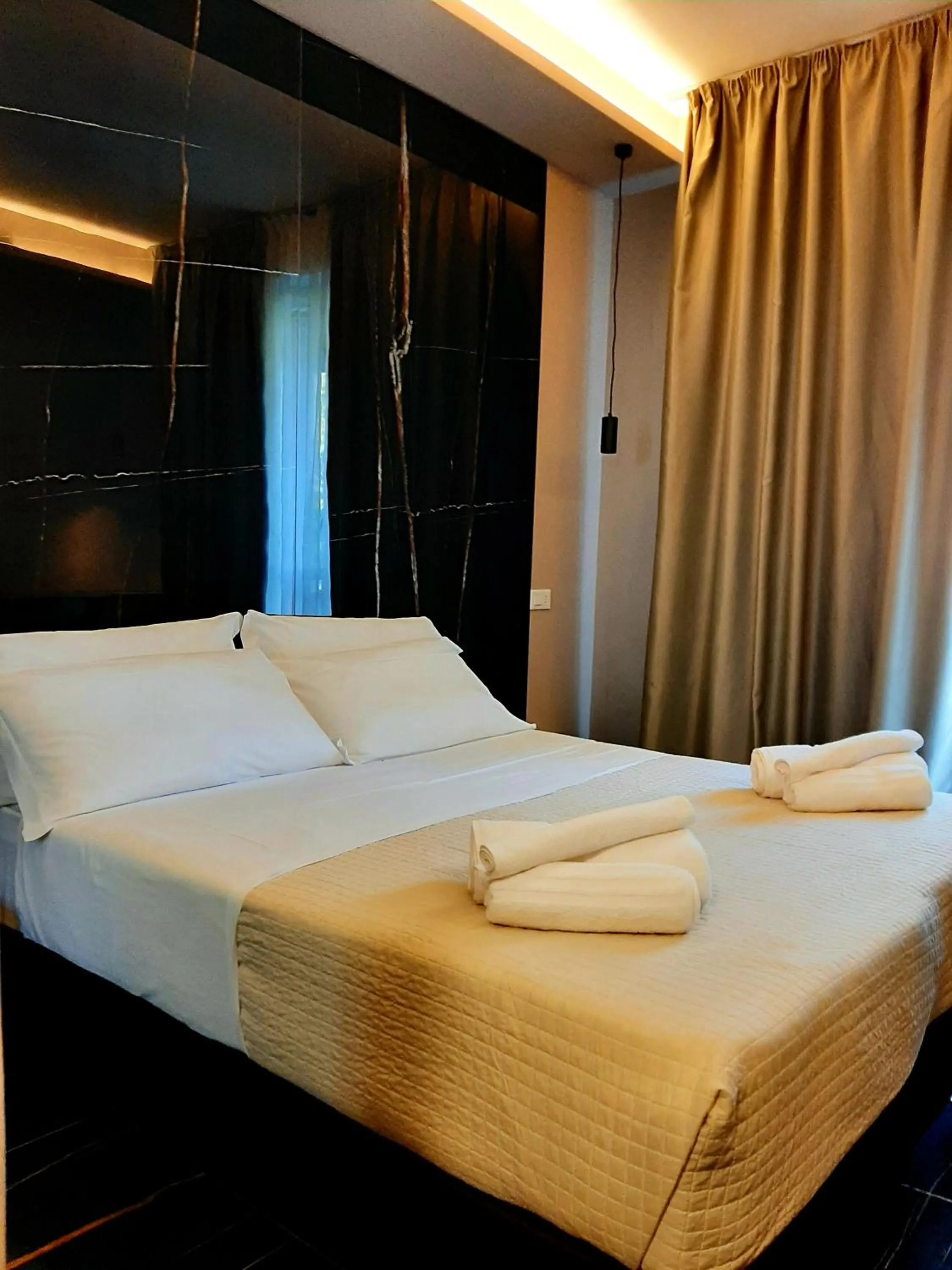 Bed in Emma Hotel Bologna Fiera