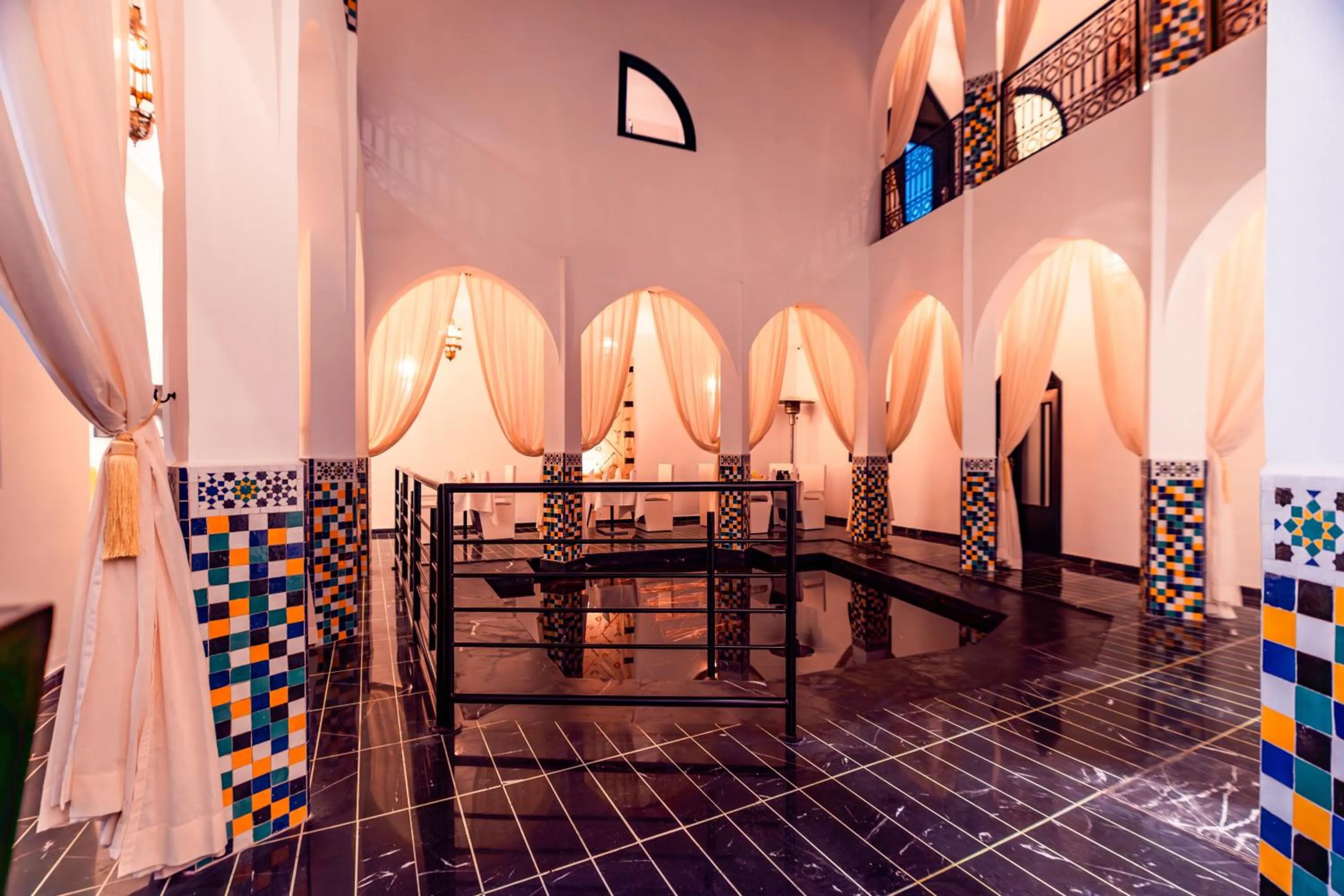 Swimming pool in Riad L'ECOLE