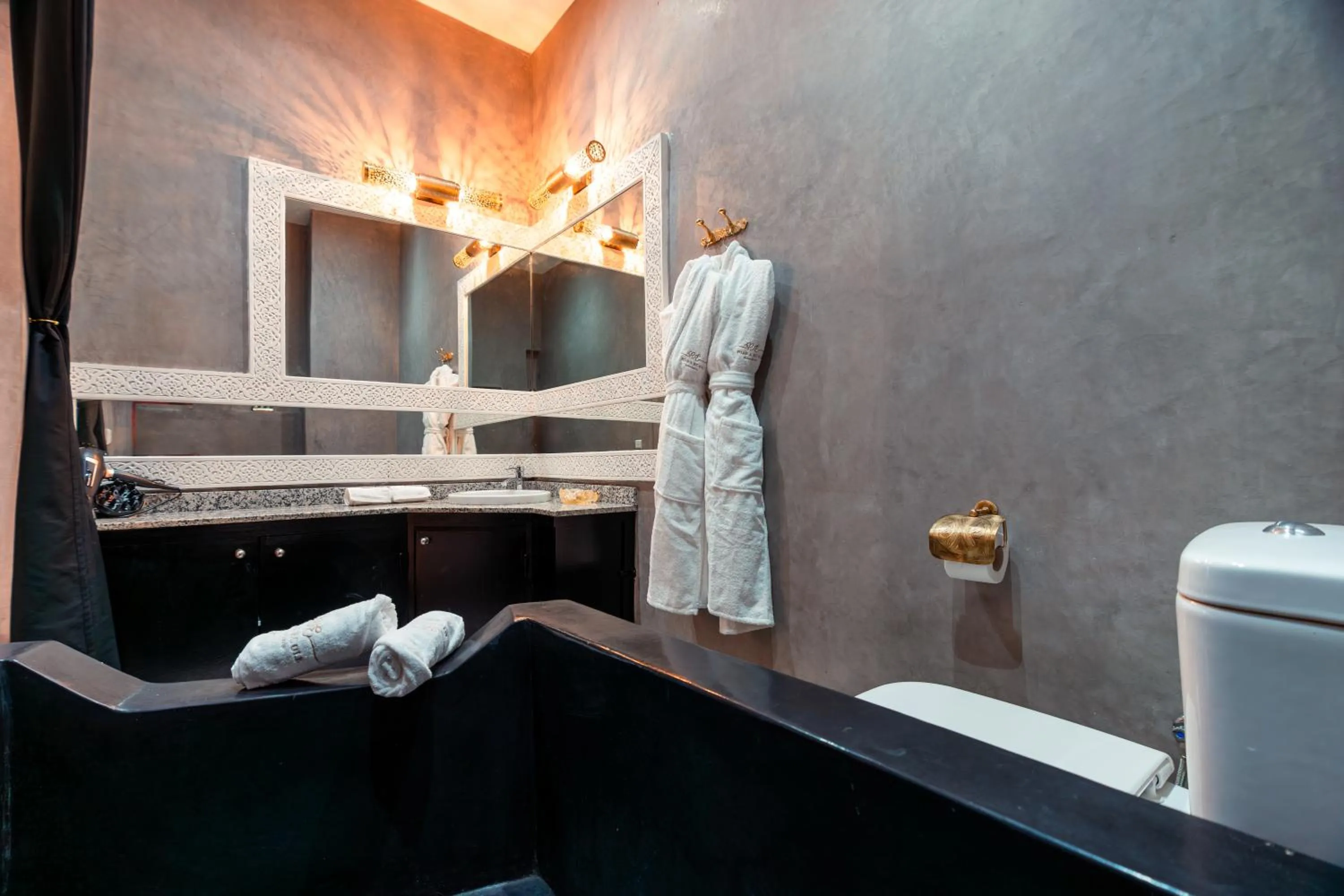 Toilet in Riad L'ECOLE