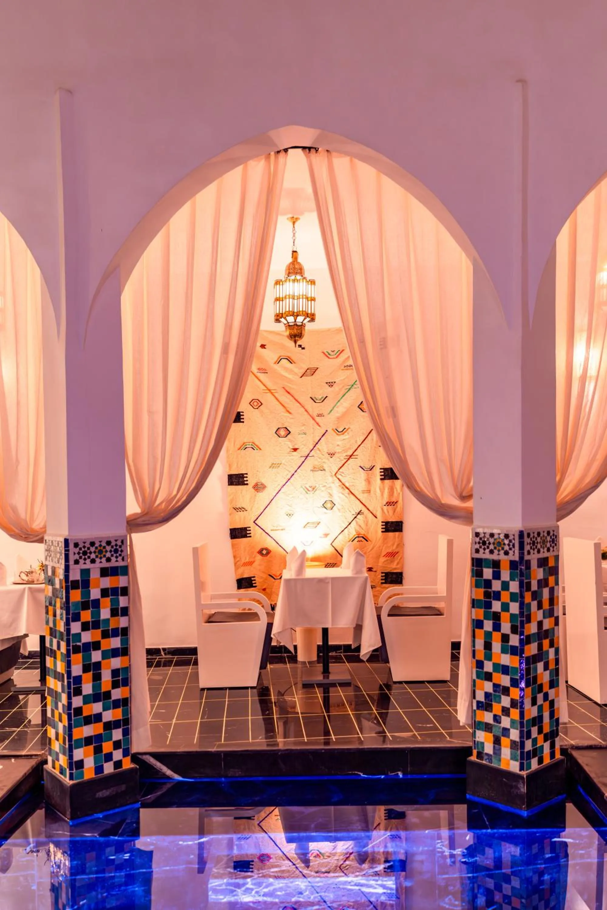 Swimming pool in Riad L'ECOLE