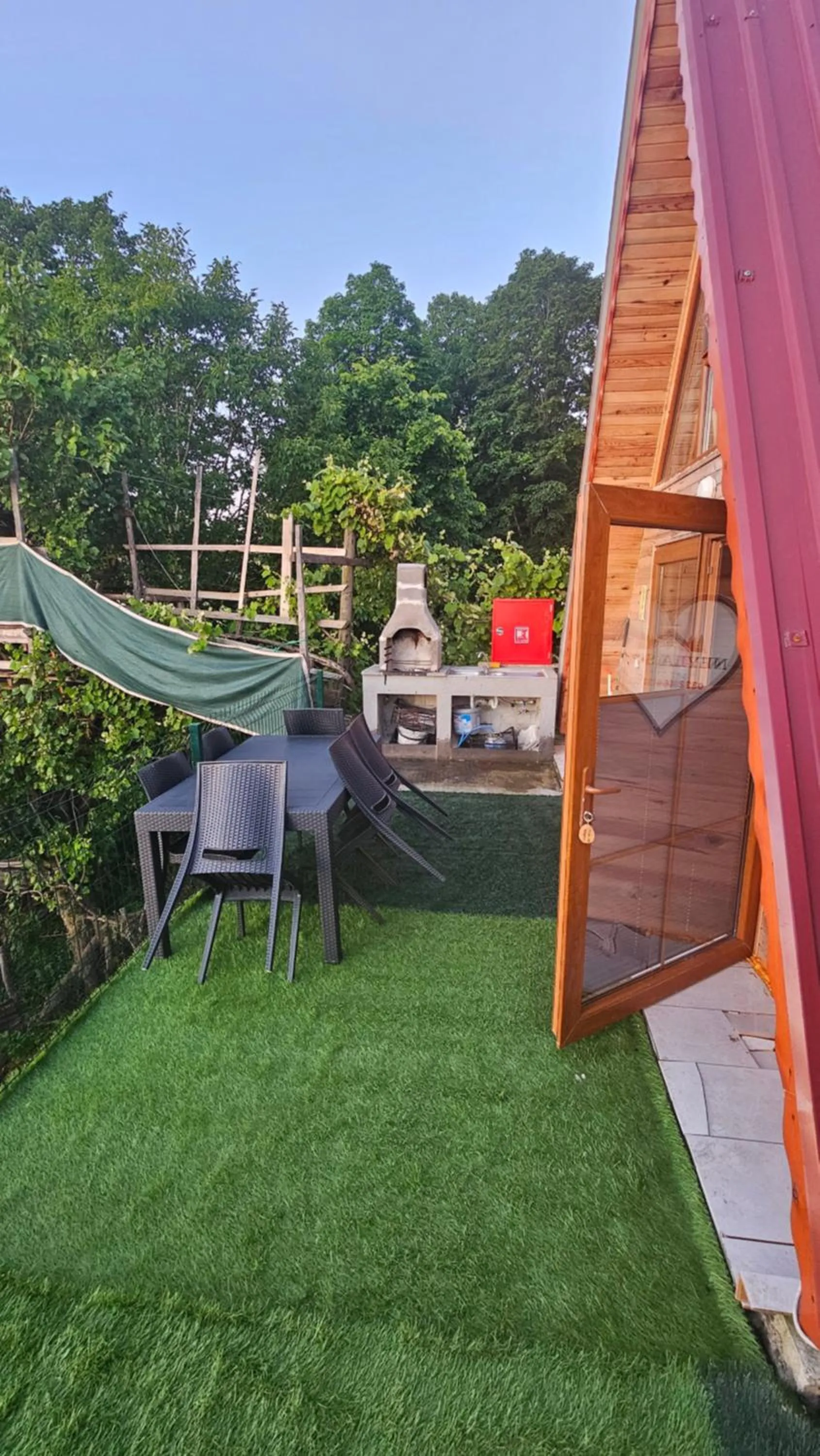 BBQ facilities in Neyla Suit Bungalow