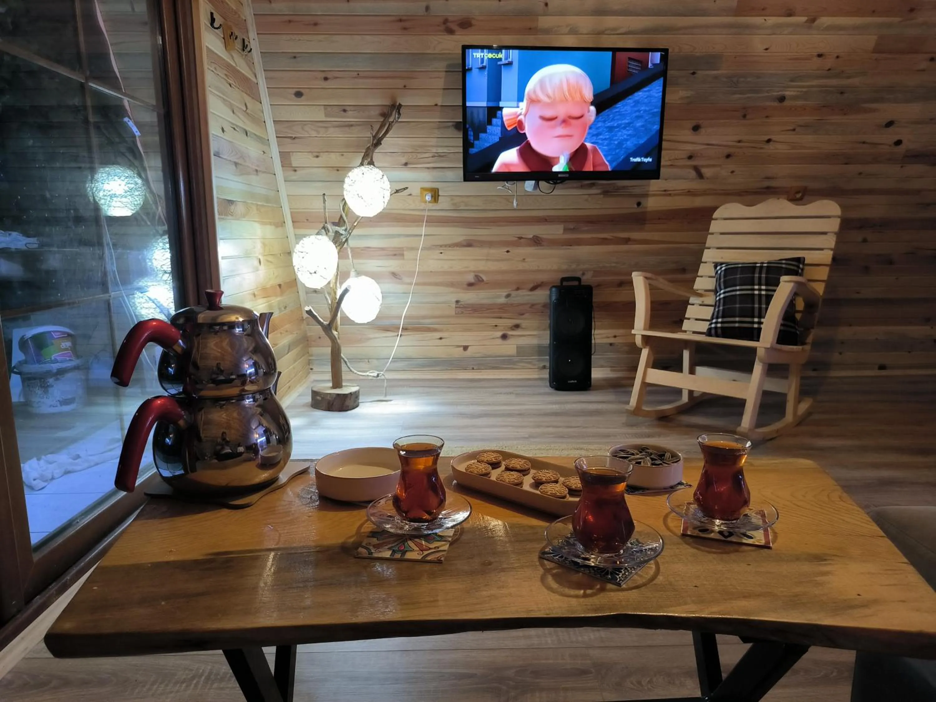 Coffee/tea facilities in Neyla Suit Bungalow