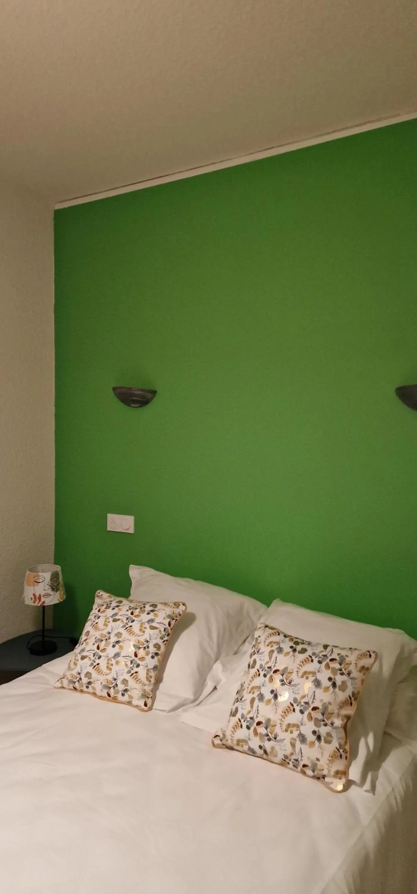 Photo of the whole room, Bed in Hotel ChezJeanne