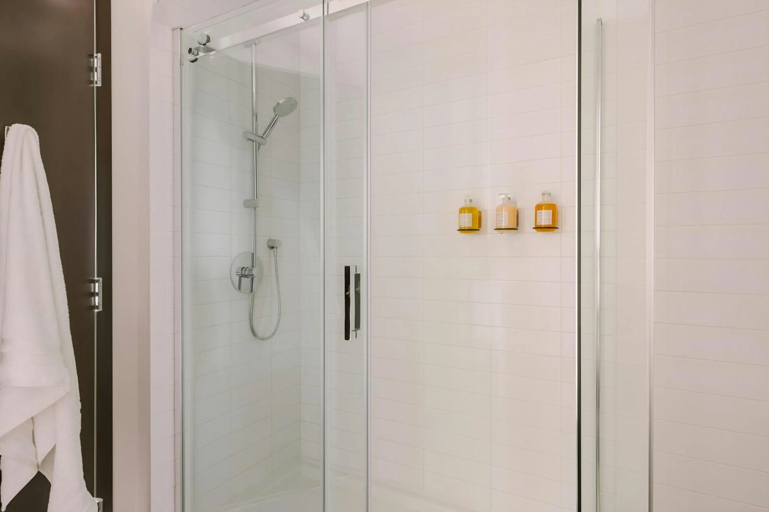 Bathroom in Sonder by Marriott Bonvoy Lambert Apartments Old Montreal