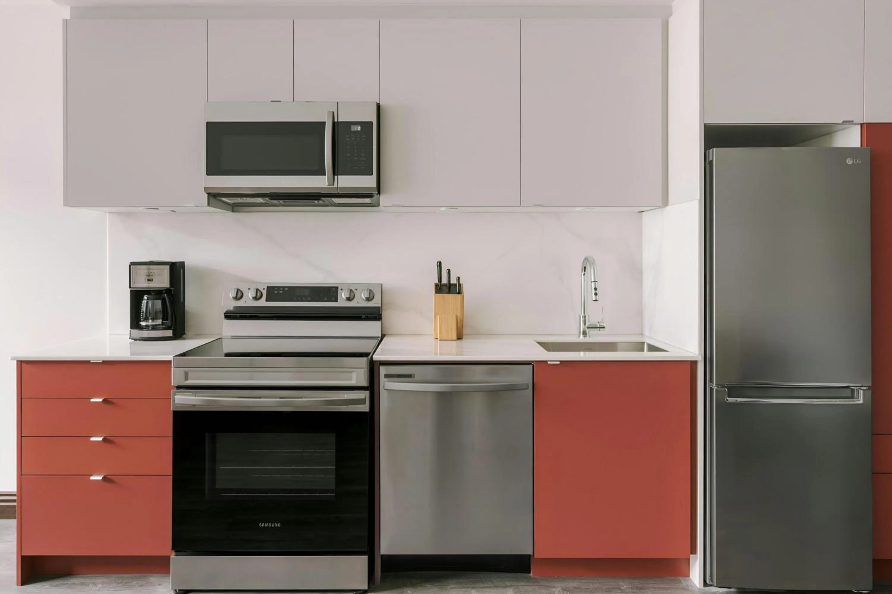 Kitchen or kitchenette in Sonder by Marriott Bonvoy Lambert Apartments Old Montreal