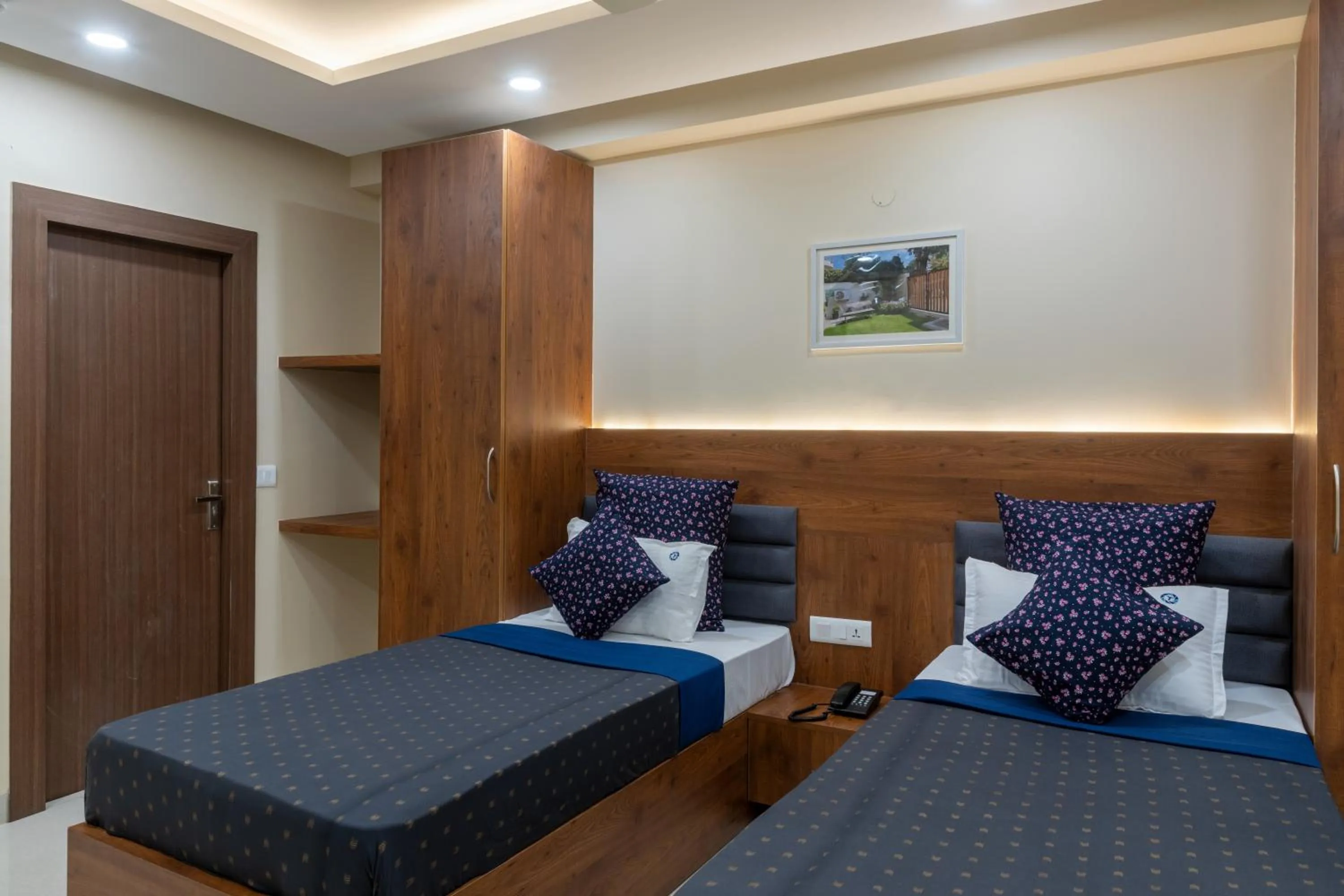 Bedroom, Bed in Perch Arbor Cyber City