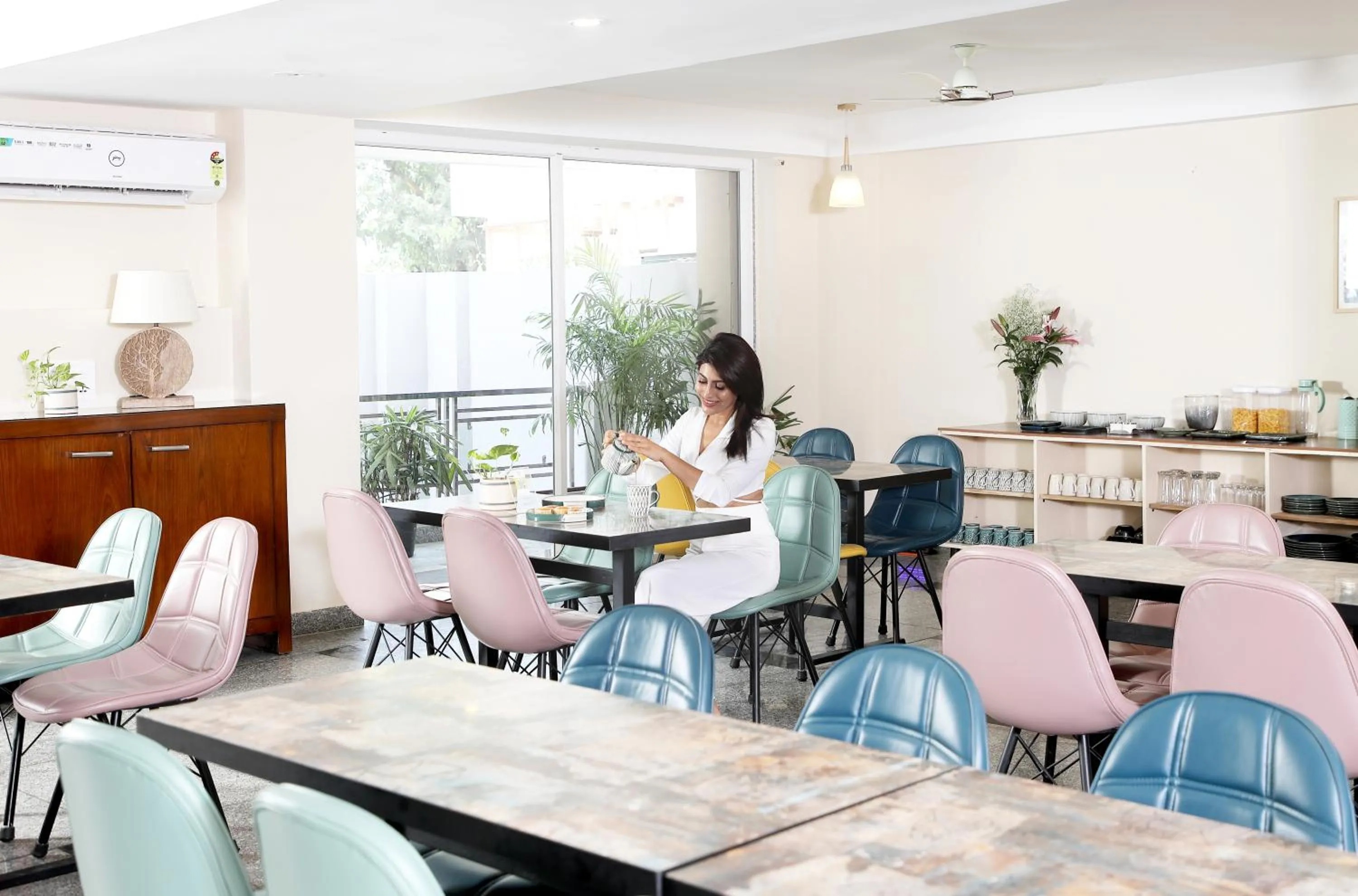 Restaurant/places to eat in Perch Arbor Cyber City