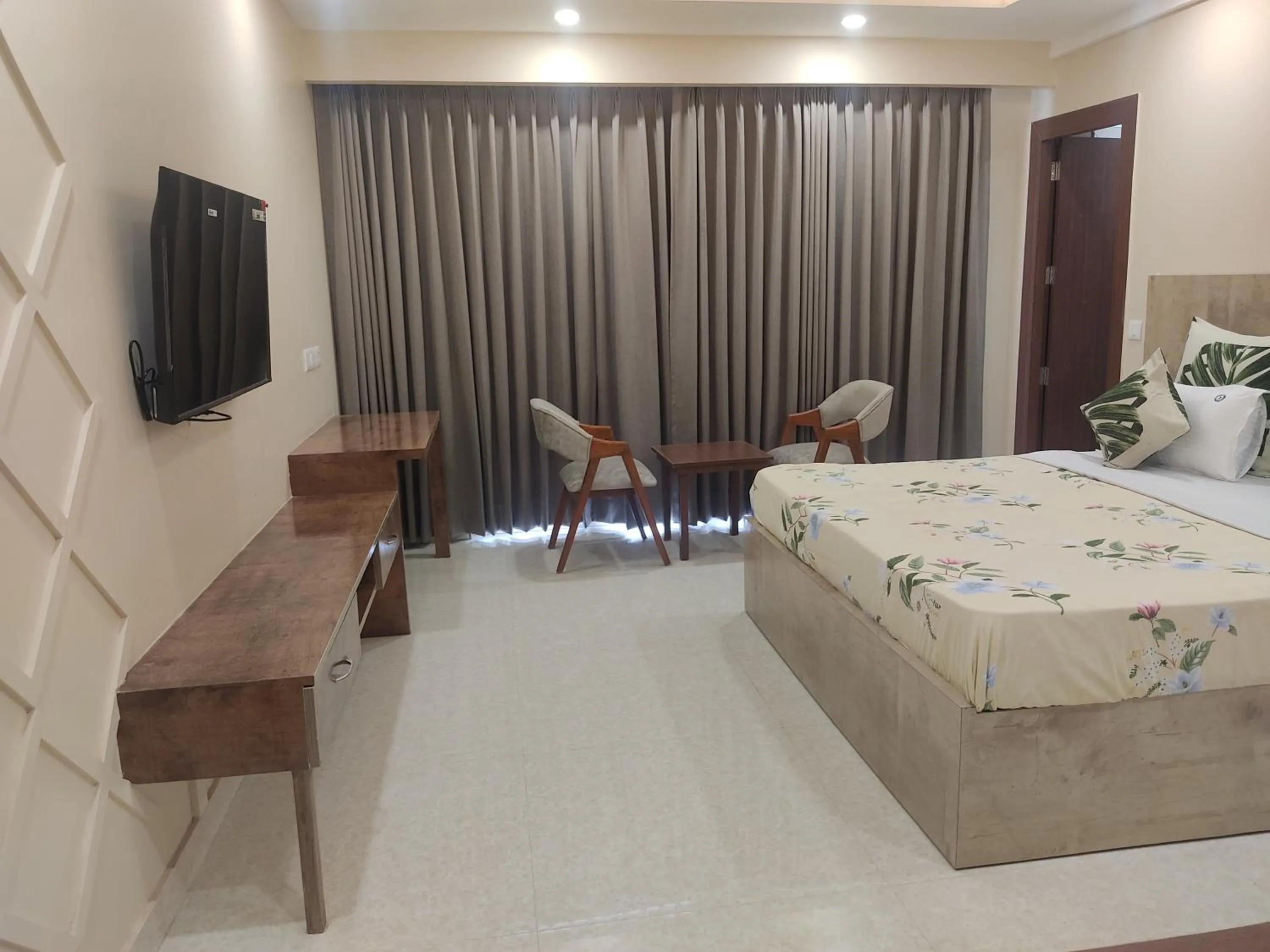 Bedroom, Bed in Perch Arbor Cyber City