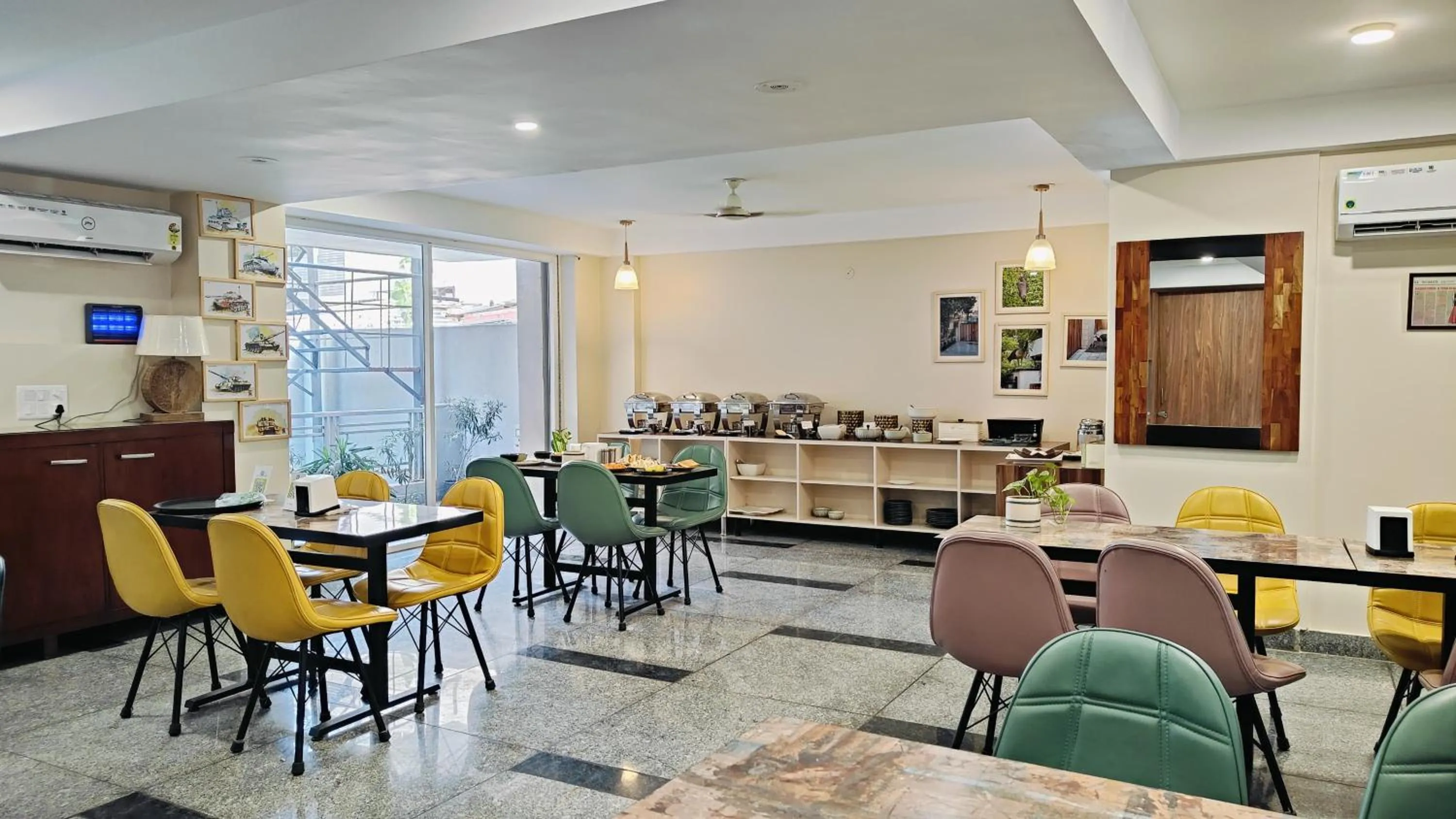 Restaurant/places to eat in Perch Arbor Cyber City