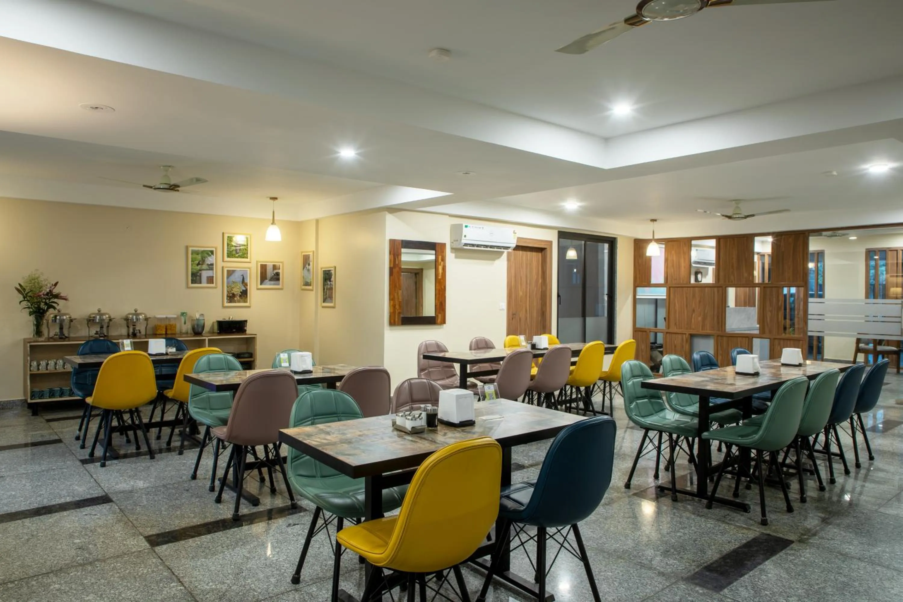 Restaurant/places to eat in Perch Arbor Cyber City