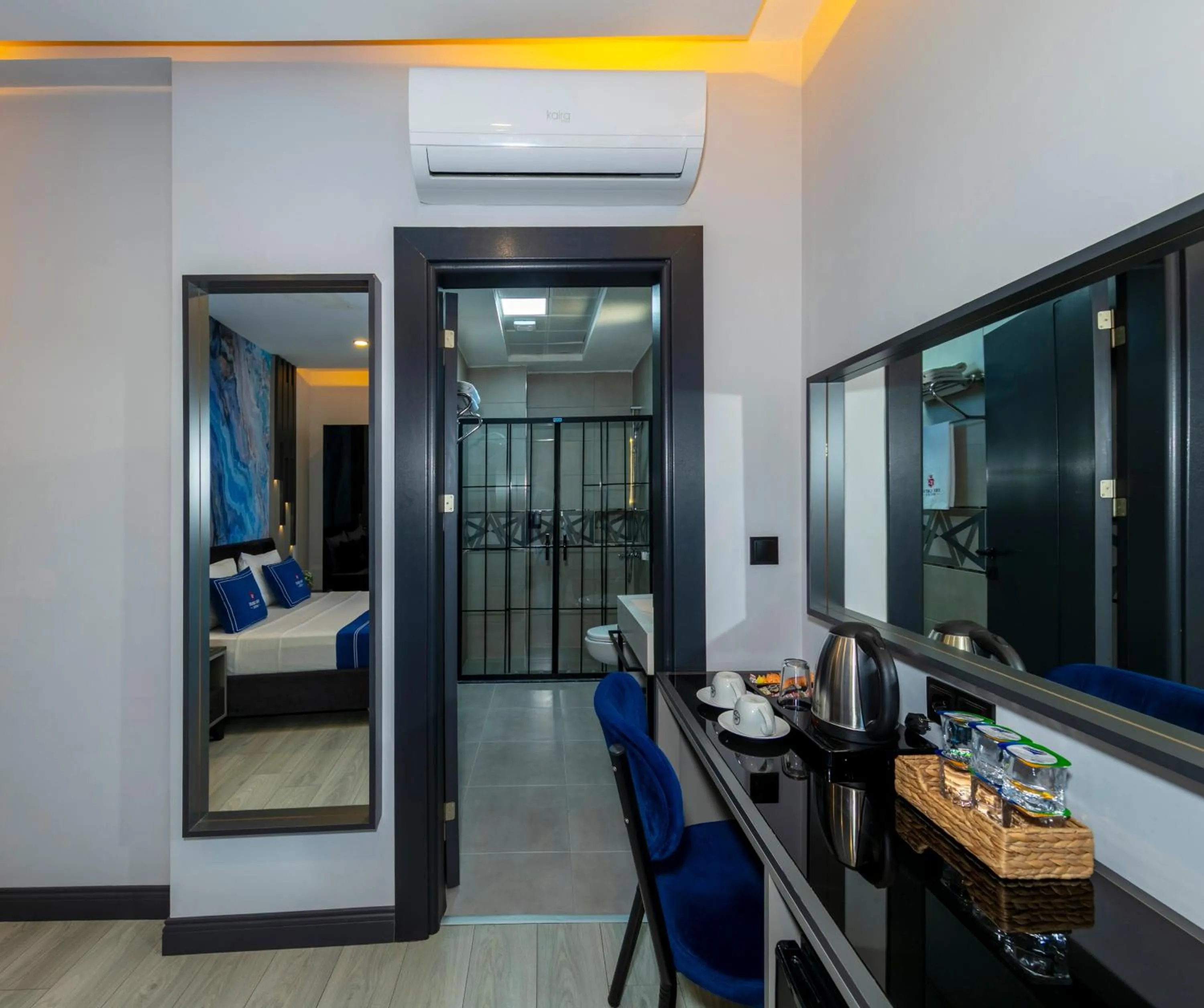 Bed in The Great Airport Hotel & Restaurant