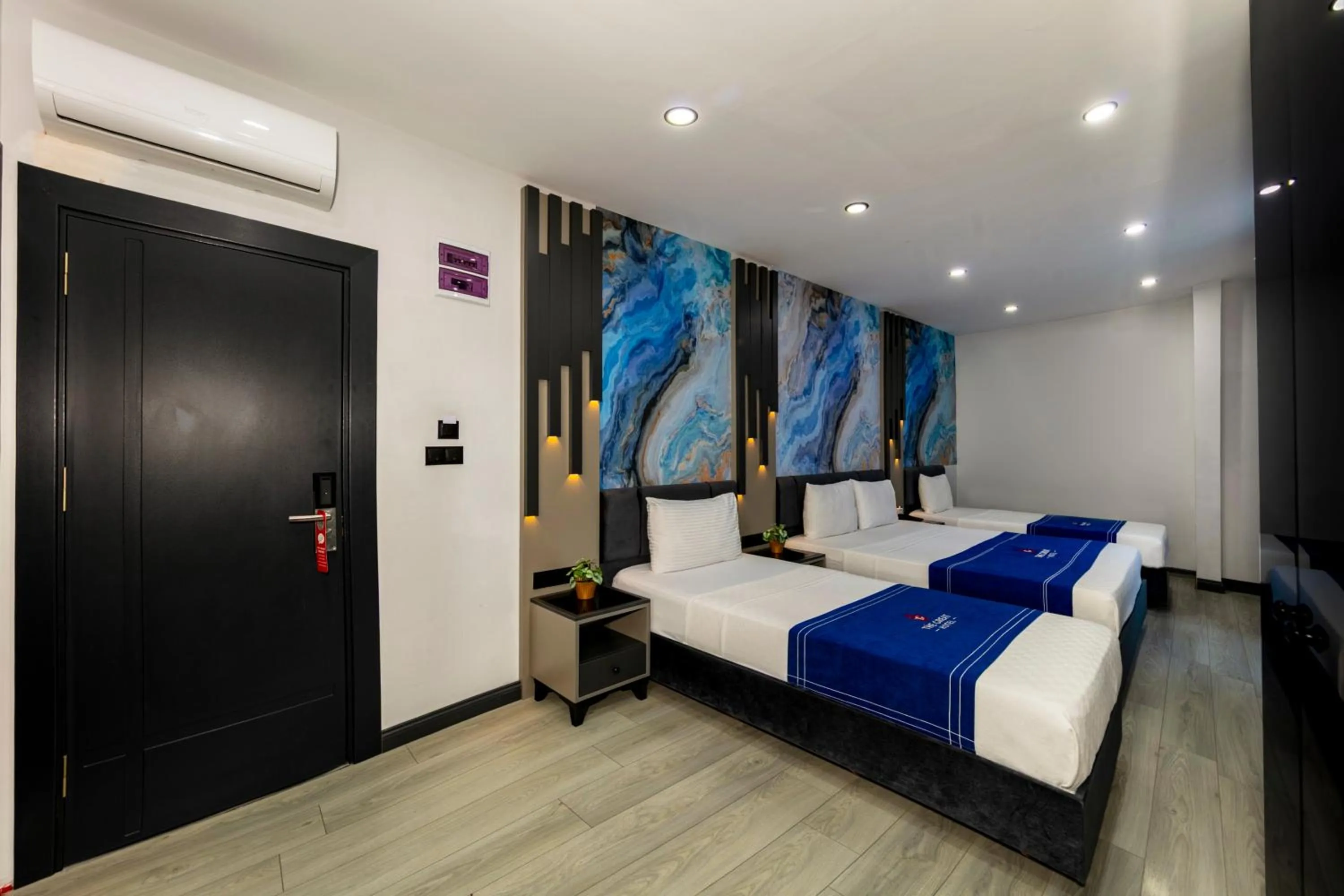 Bed in The Great Airport Hotel & Restaurant