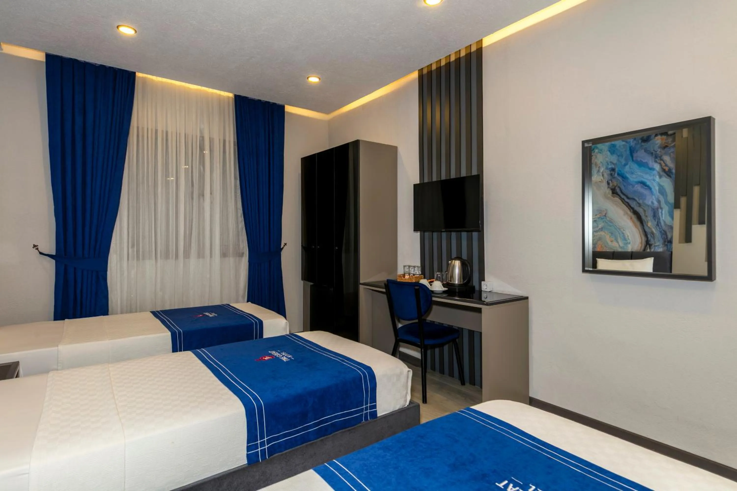 Bed in The Great Airport Hotel & Restaurant