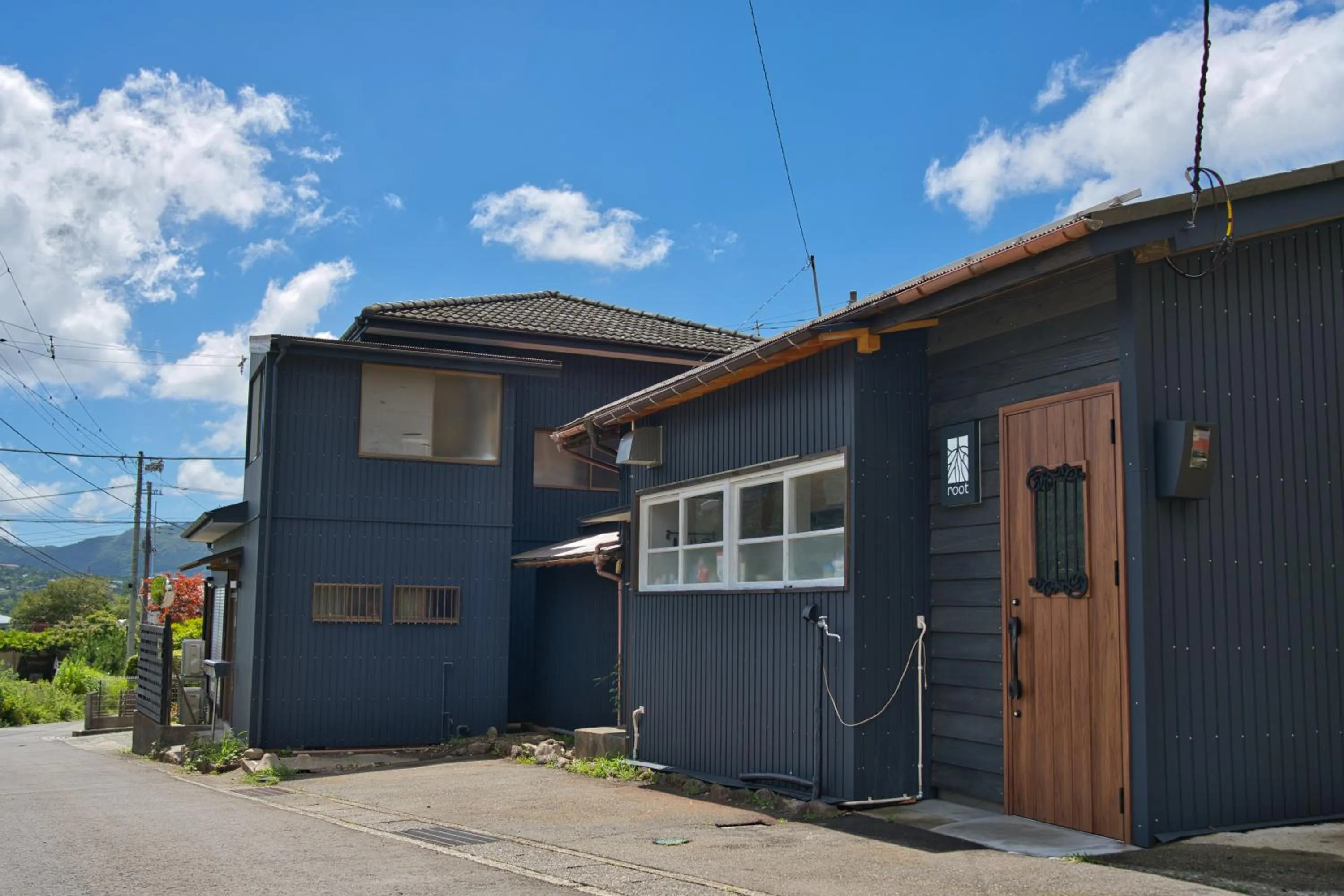 Property building in root hakone