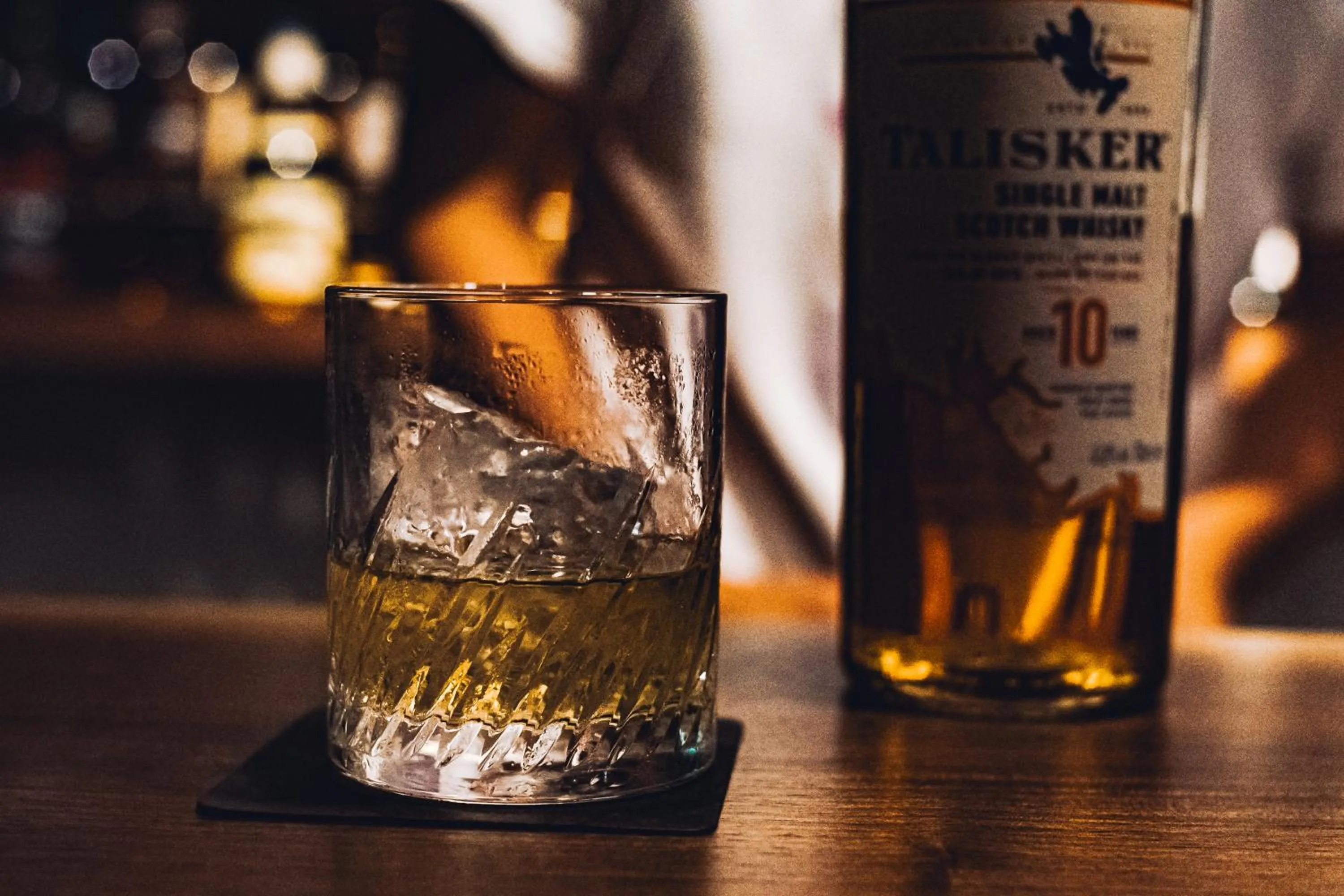 Lounge or bar in root hakone