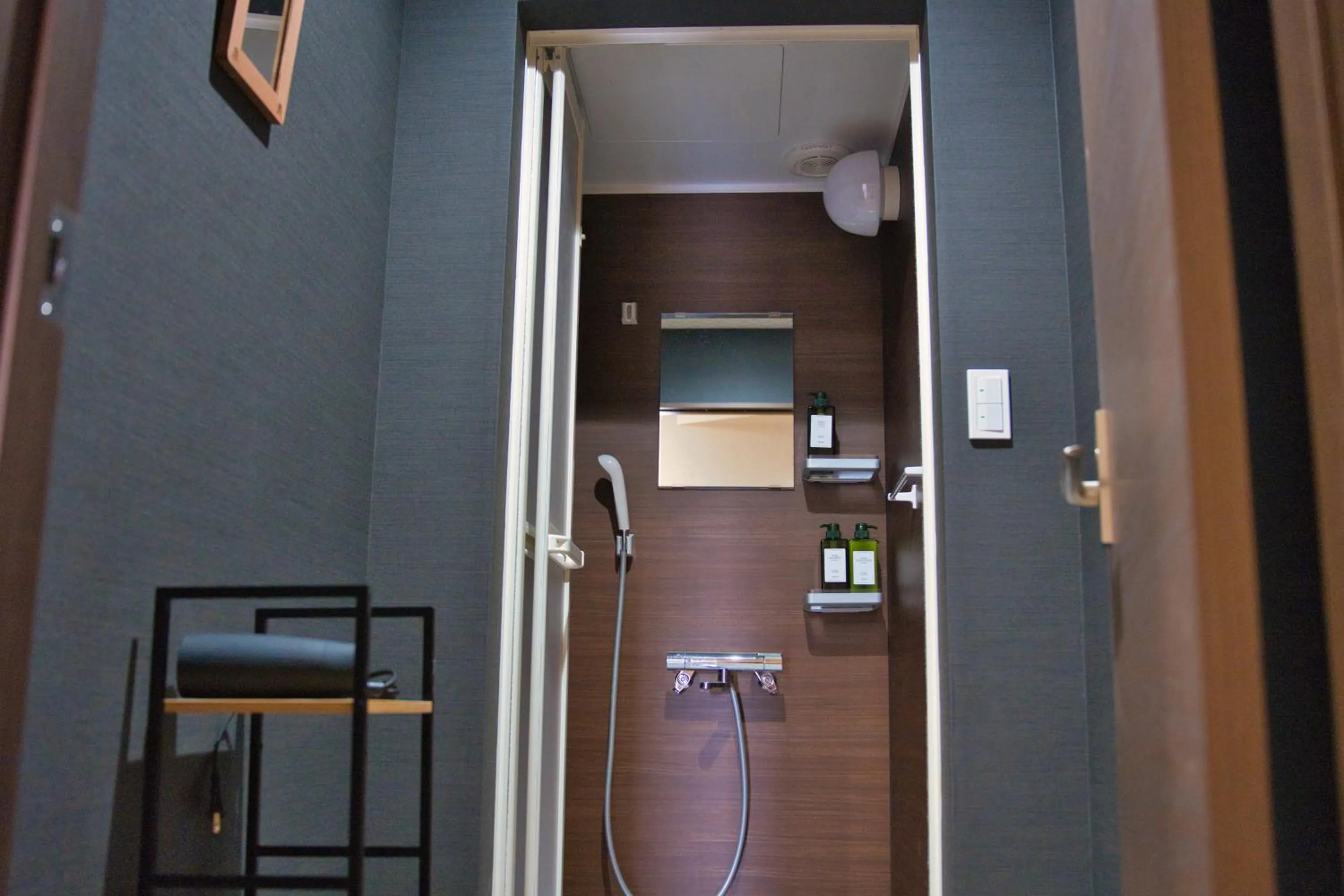 Shower in root hakone