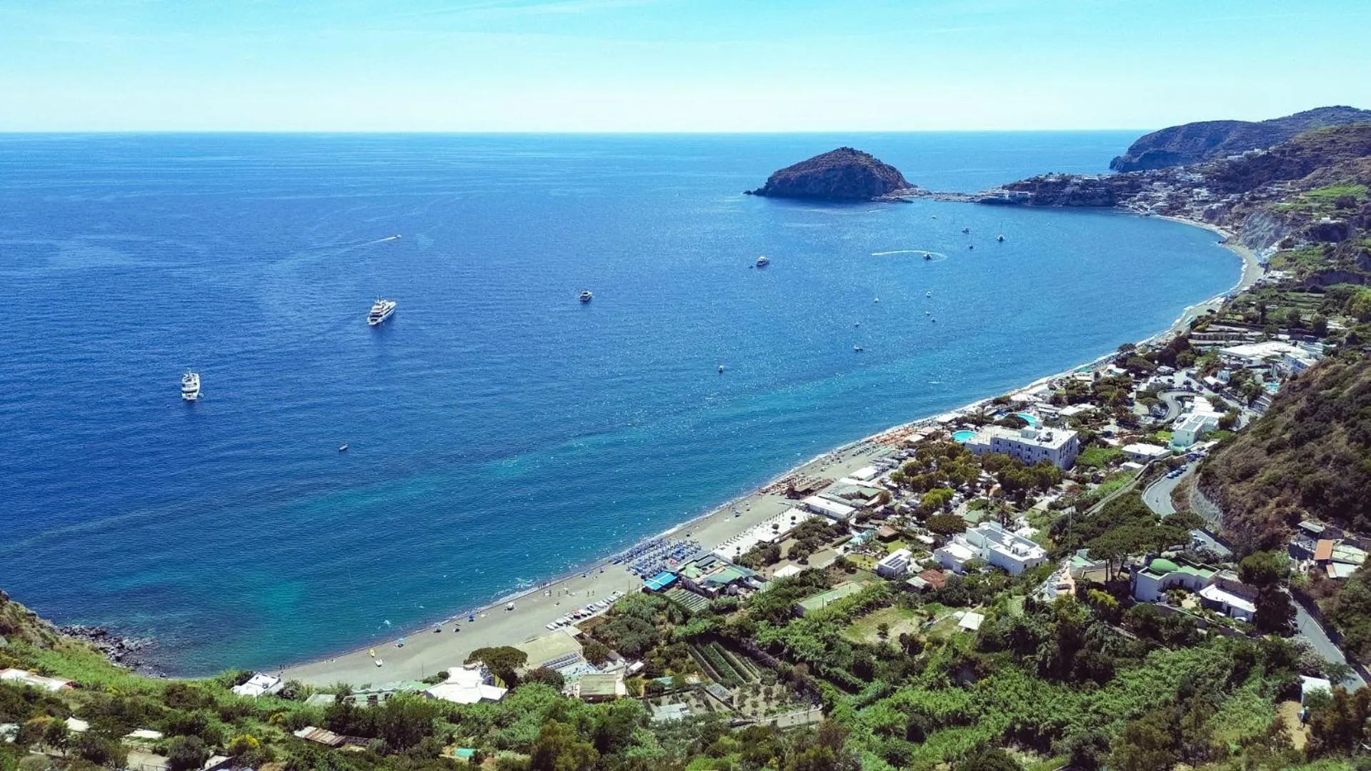 Nearby landmark in Hotel Sunset Green