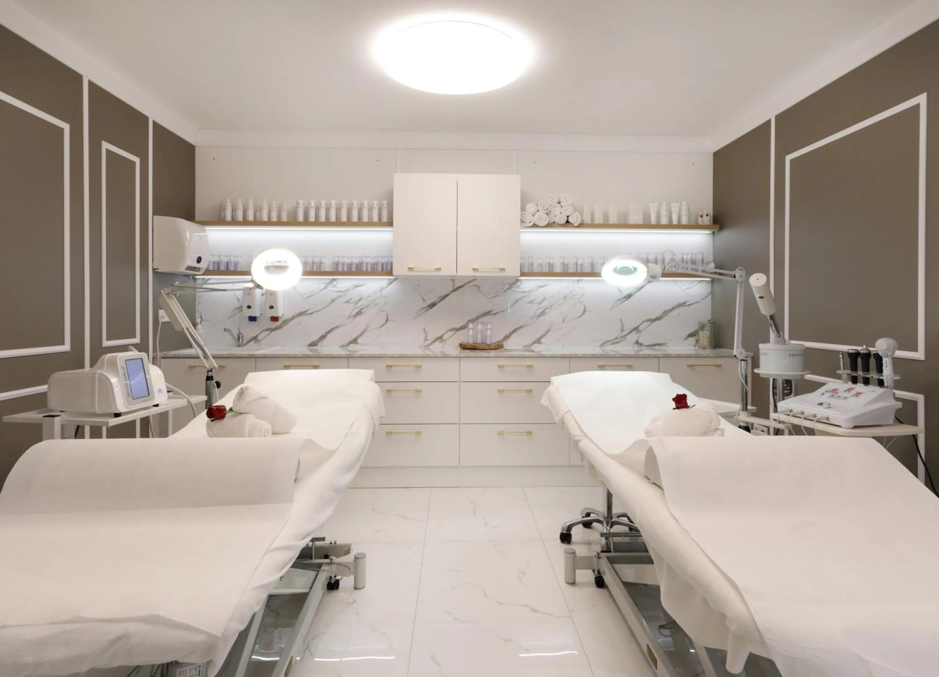 Bed in Louis Apartments