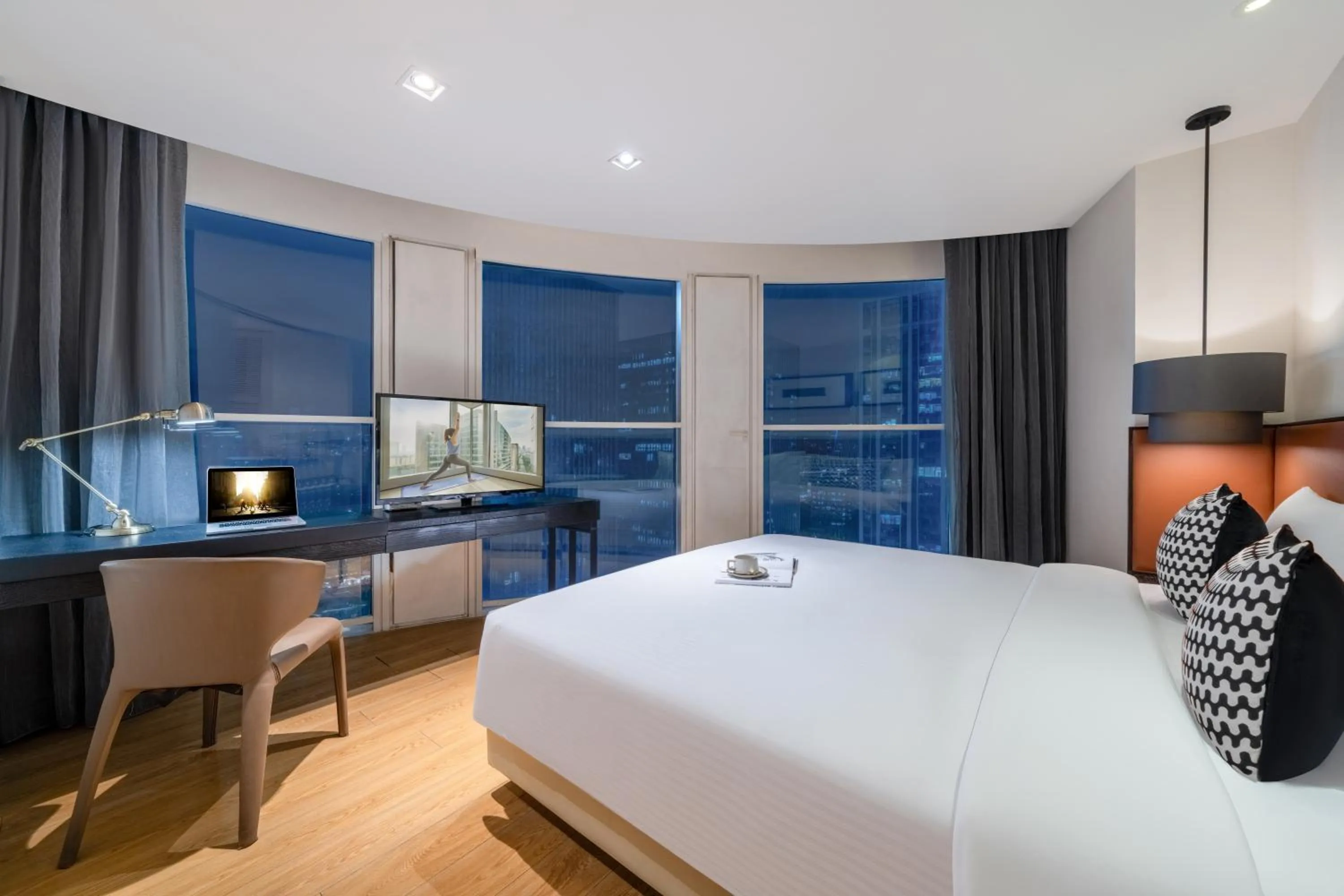 Communal lounge/ TV room, Bed in Citadines South Chengdu